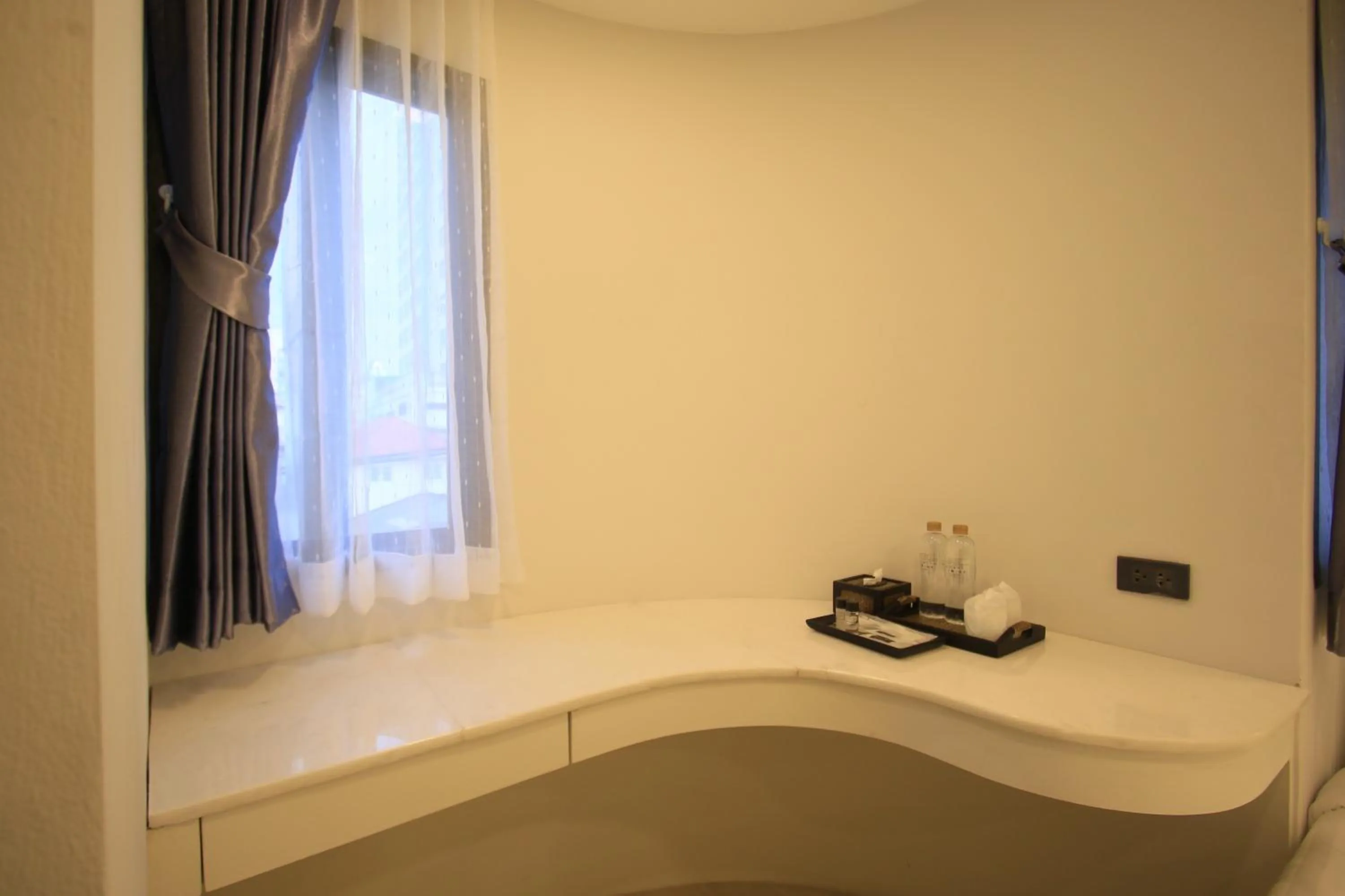 Pratunam Atrium Hotel