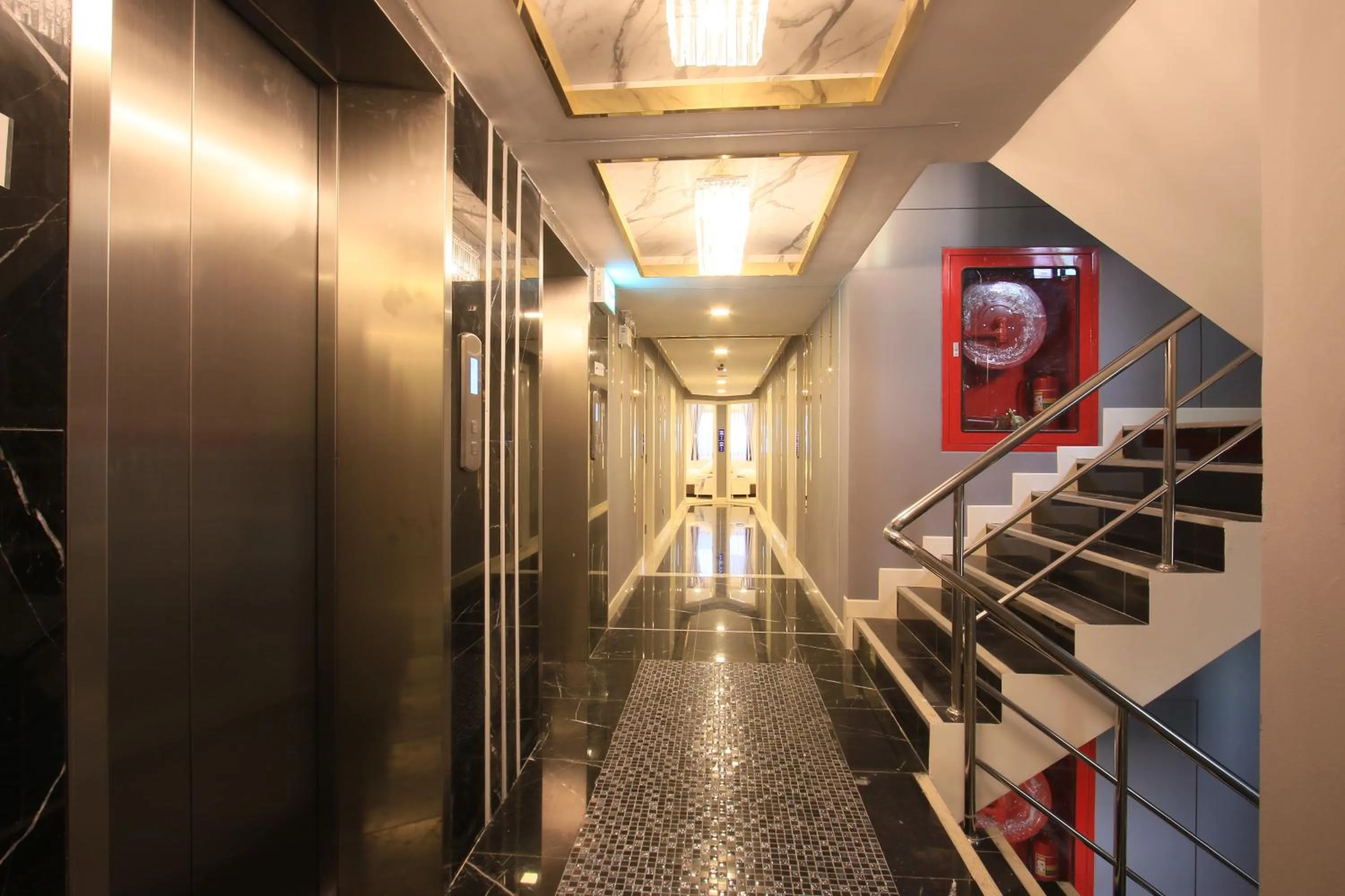 Pratunam Atrium Hotel