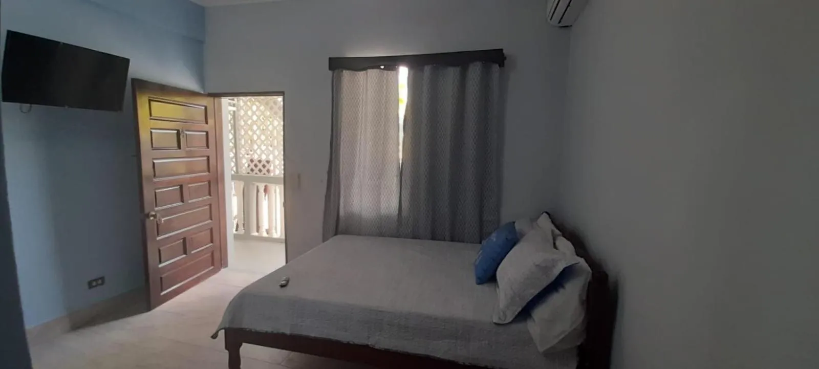 Bed in Serenade Hotel