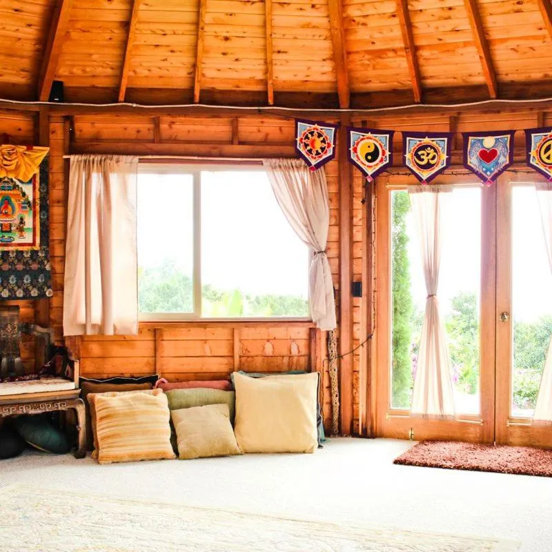 Communal lounge/ TV room in Banyan Tree Sanctuary Guest House