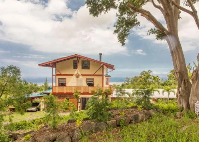Facade/entrance in Banyan Tree Sanctuary Guest House