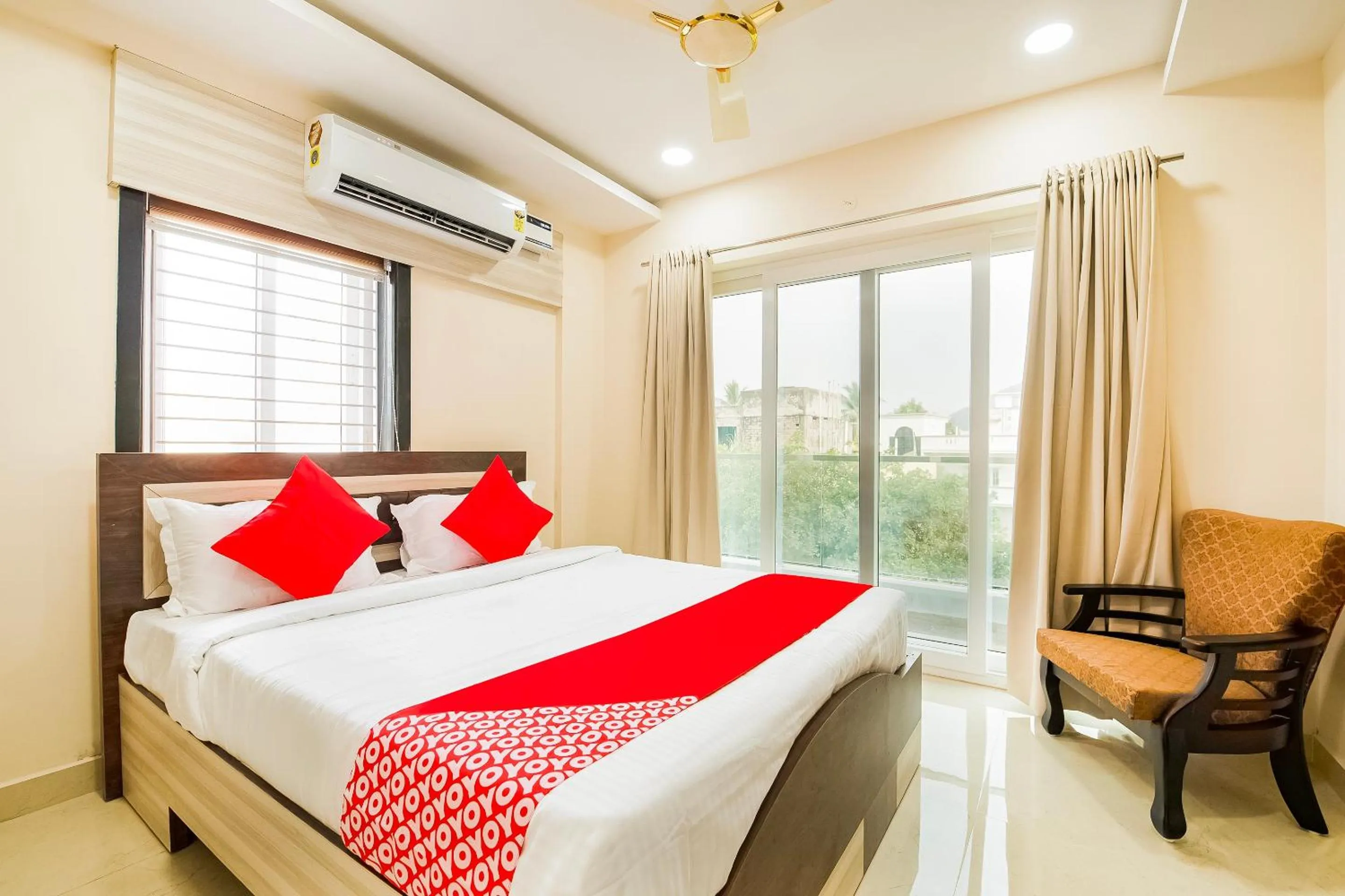 Bedroom, Bed in Super Capital O RR Towers by CJ