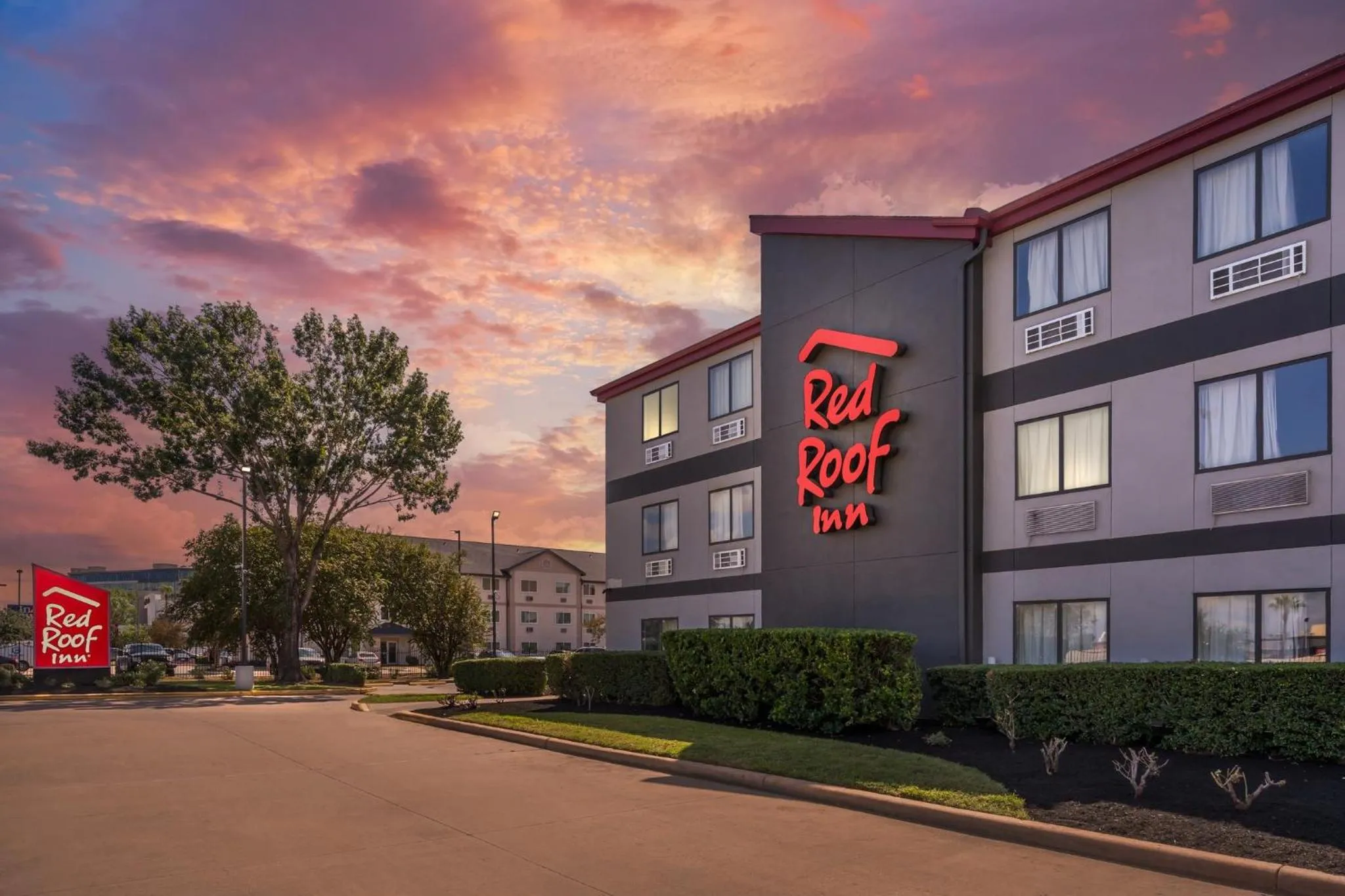 Facade/entrance in Red Roof Inn Houston Brookhollow