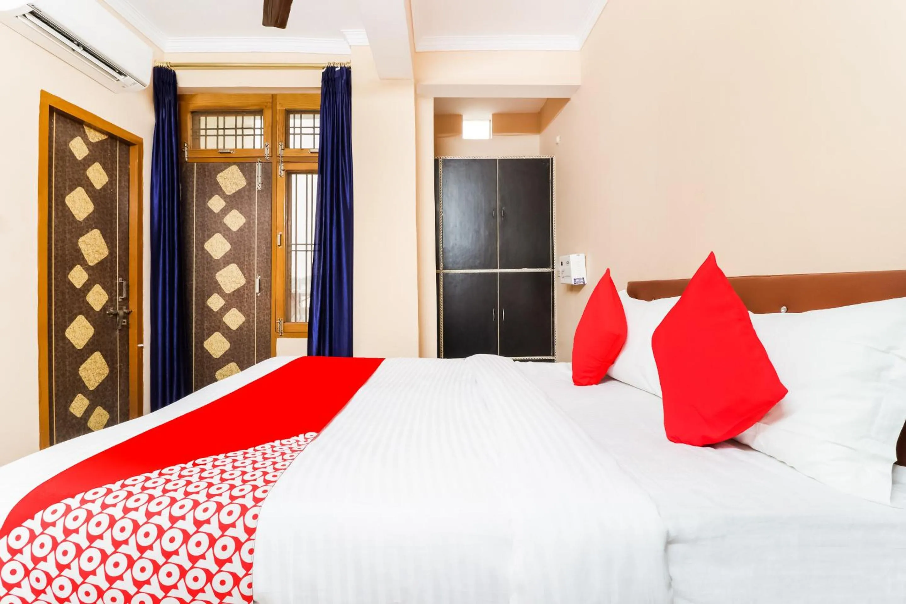Bedroom, Bed in Hotel O by OYO Kalawati Palace