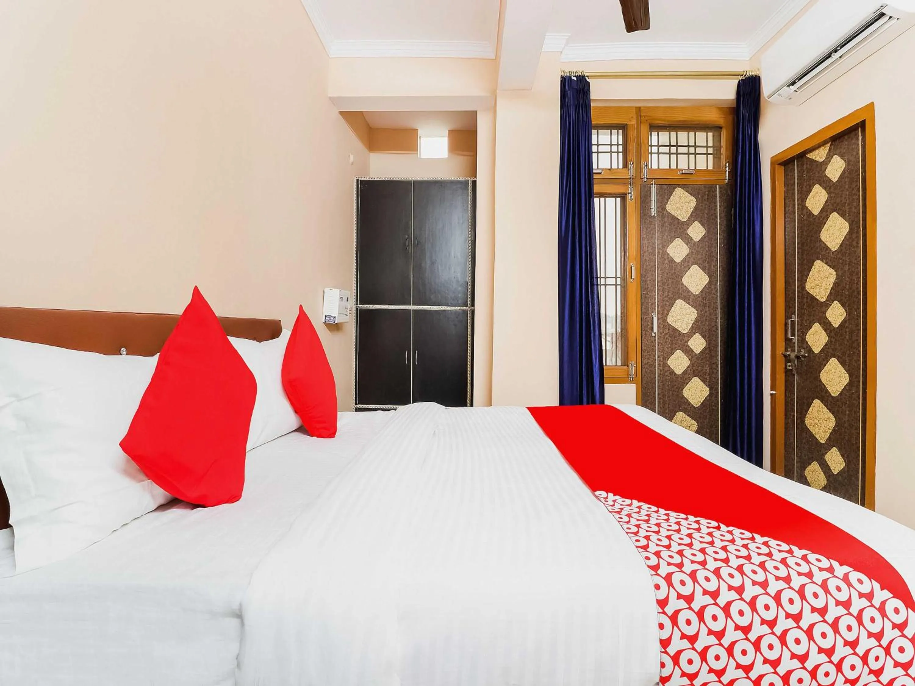 Bedroom, Bed in Hotel O by OYO Kalawati Palace