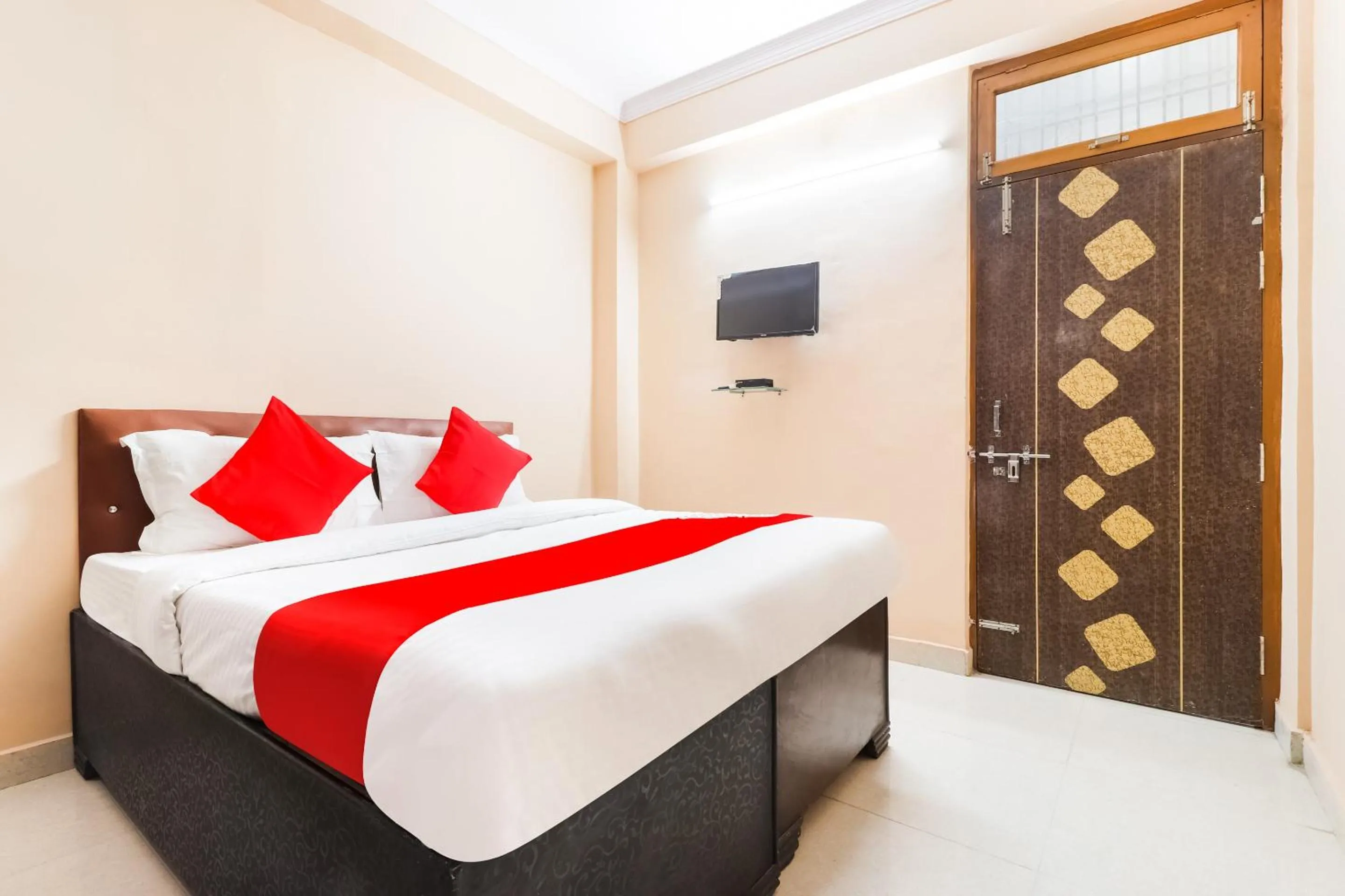 Bedroom, Bed in Hotel O by OYO Kalawati Palace