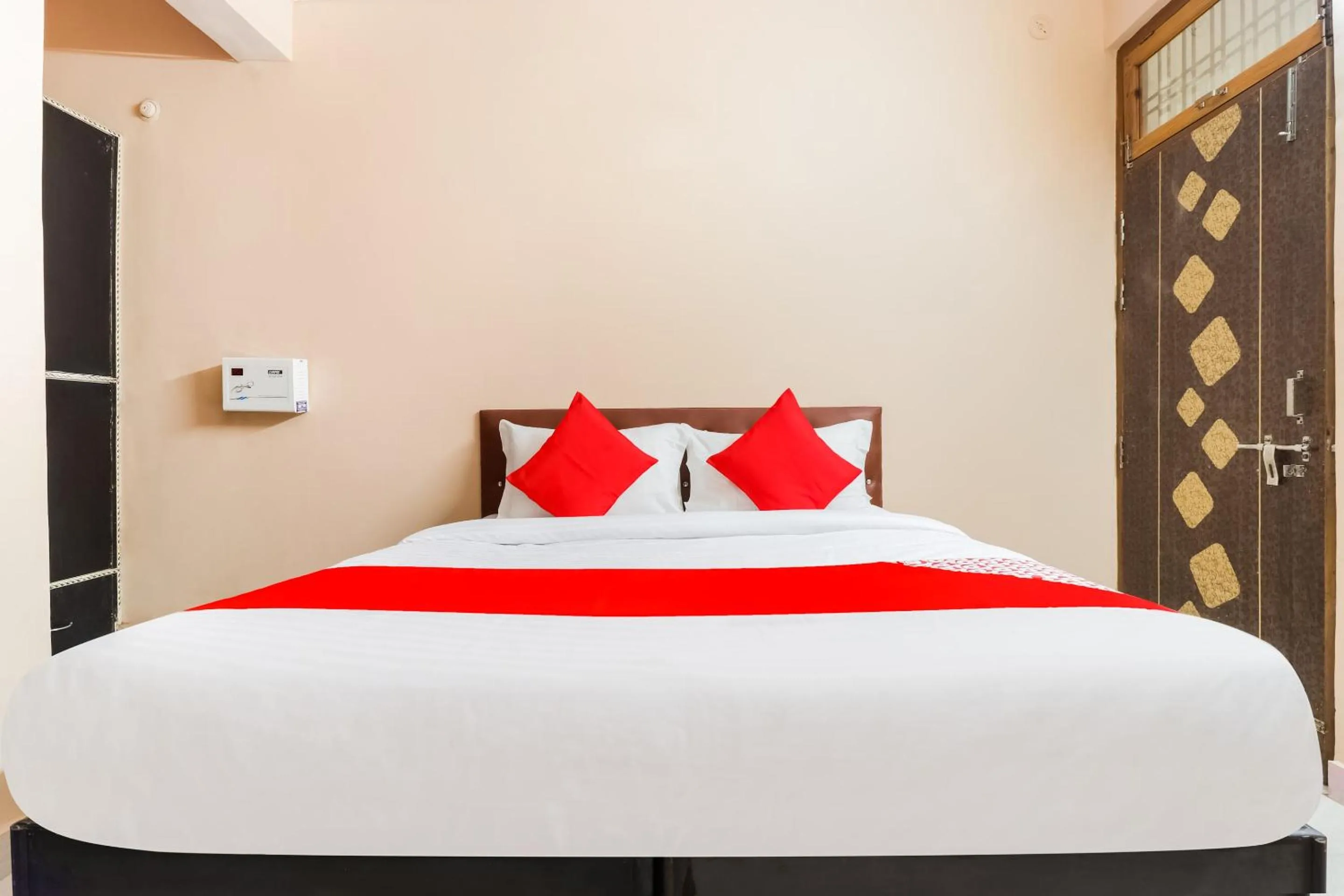 Bedroom, Bed in Hotel O by OYO Kalawati Palace