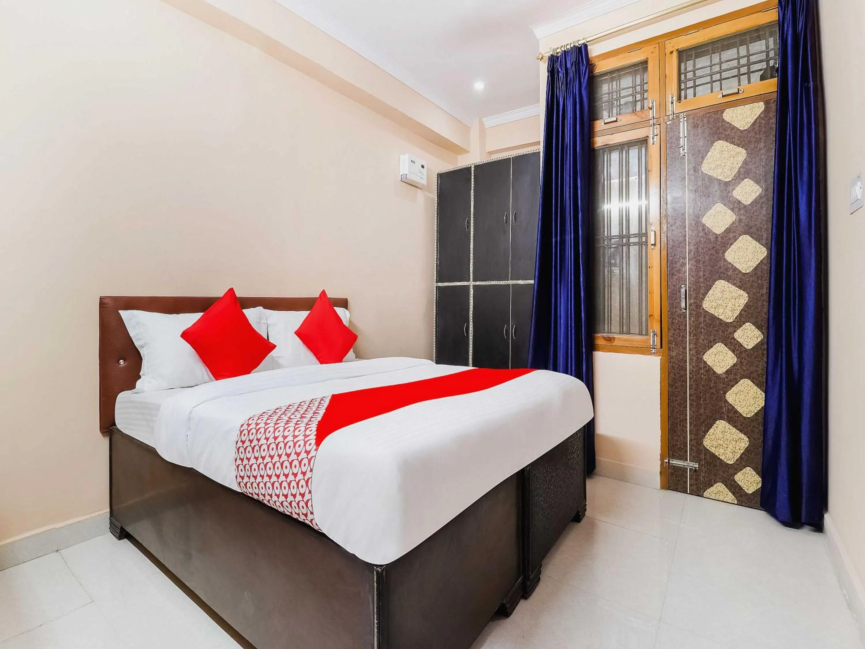 Bedroom, Bed in Hotel O by OYO Kalawati Palace