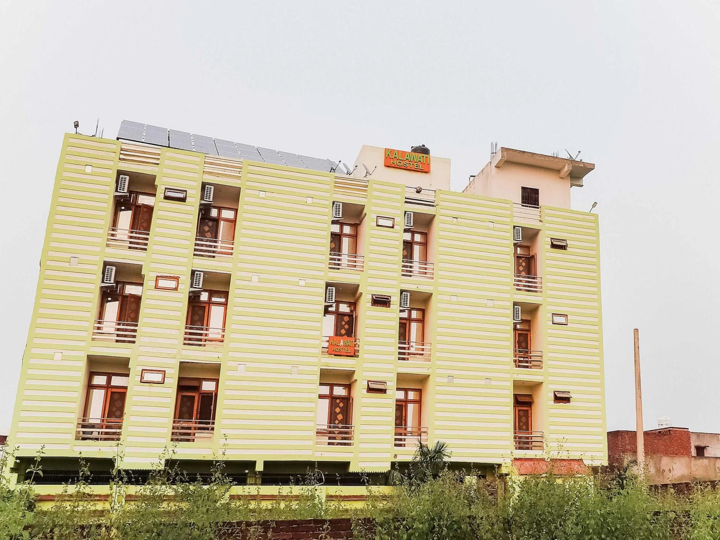 Facade/entrance in Hotel O by OYO Kalawati Palace