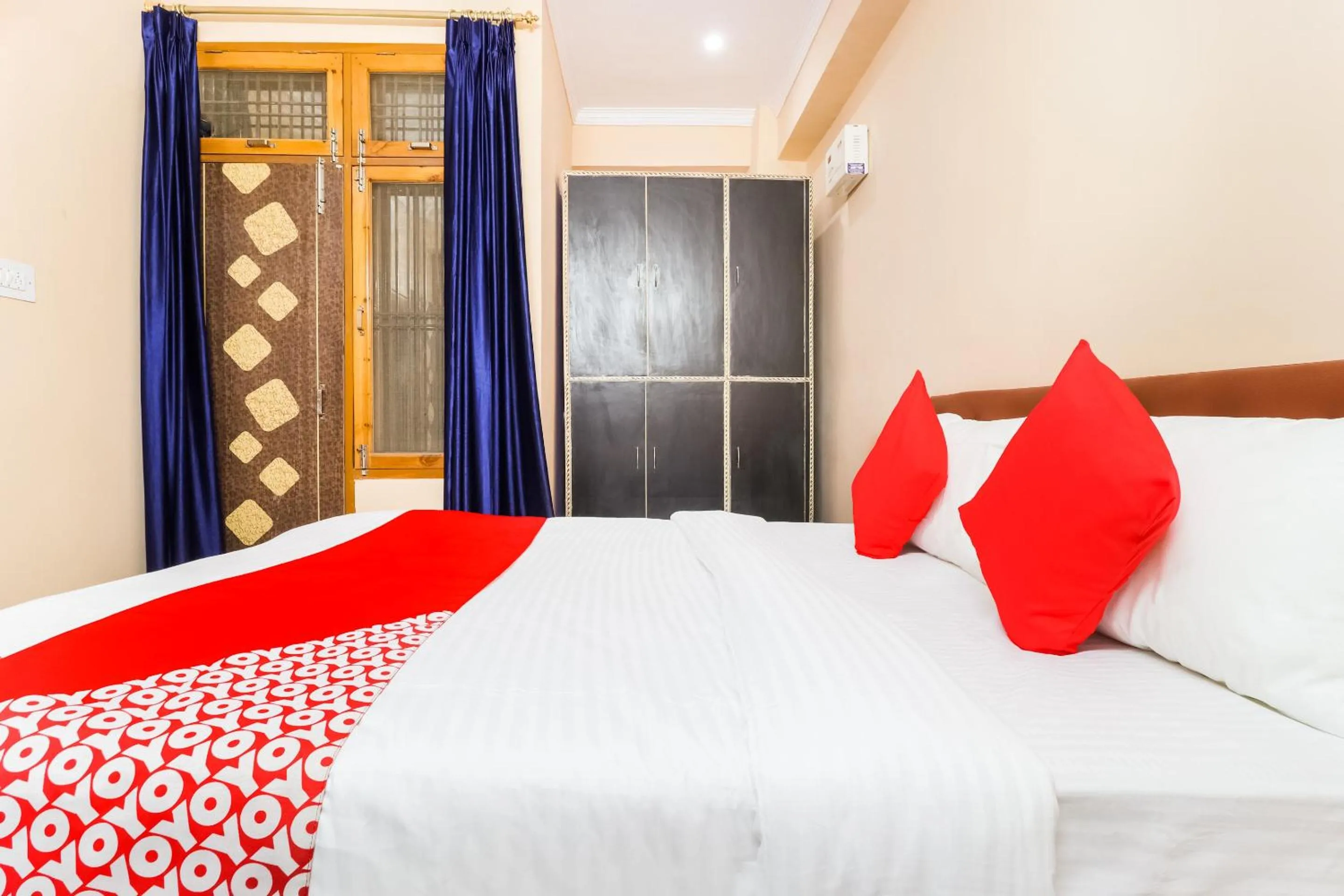 Bedroom, Bed in Hotel O by OYO Kalawati Palace