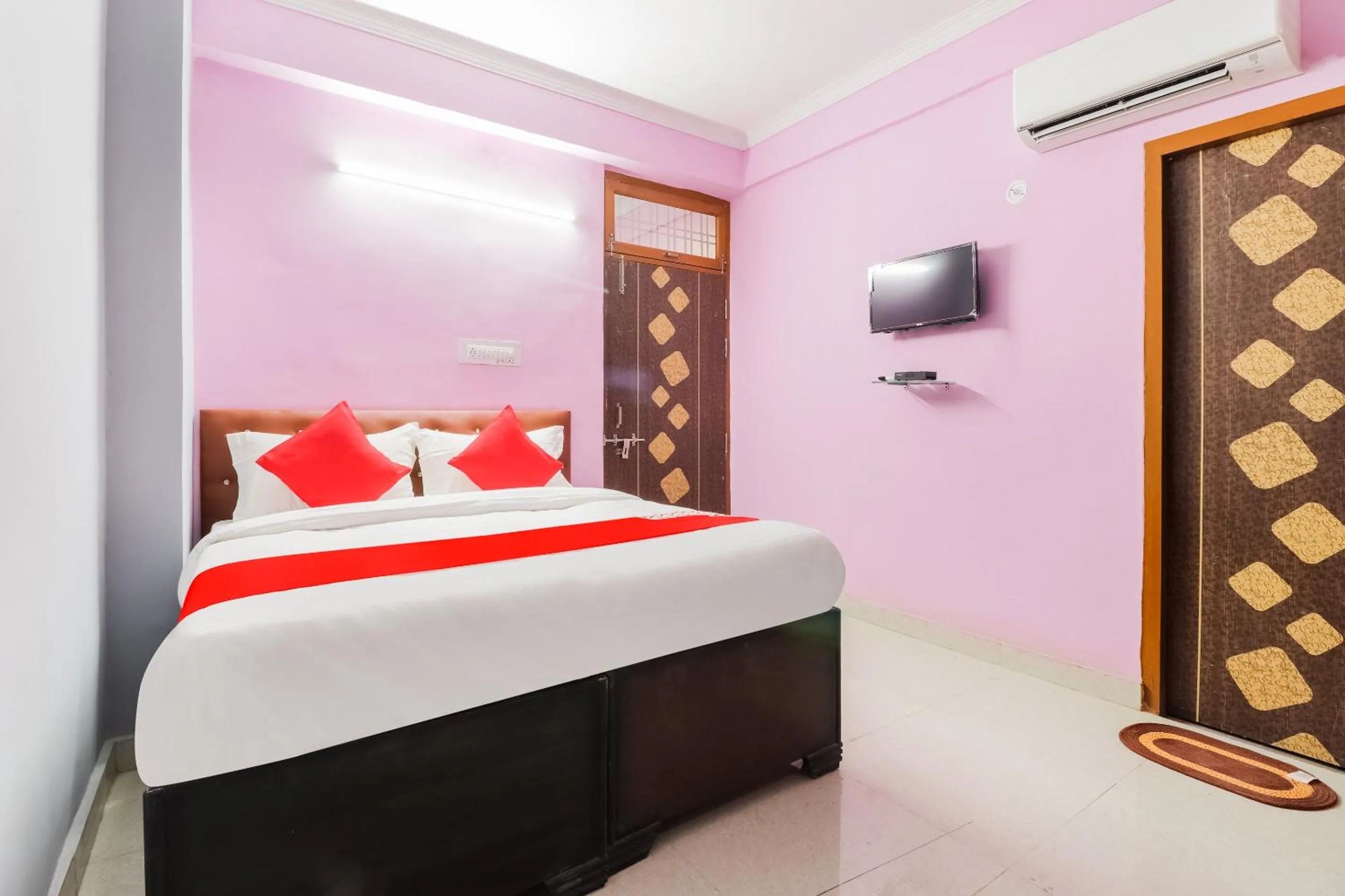Bedroom, Bed in Hotel O by OYO Kalawati Palace