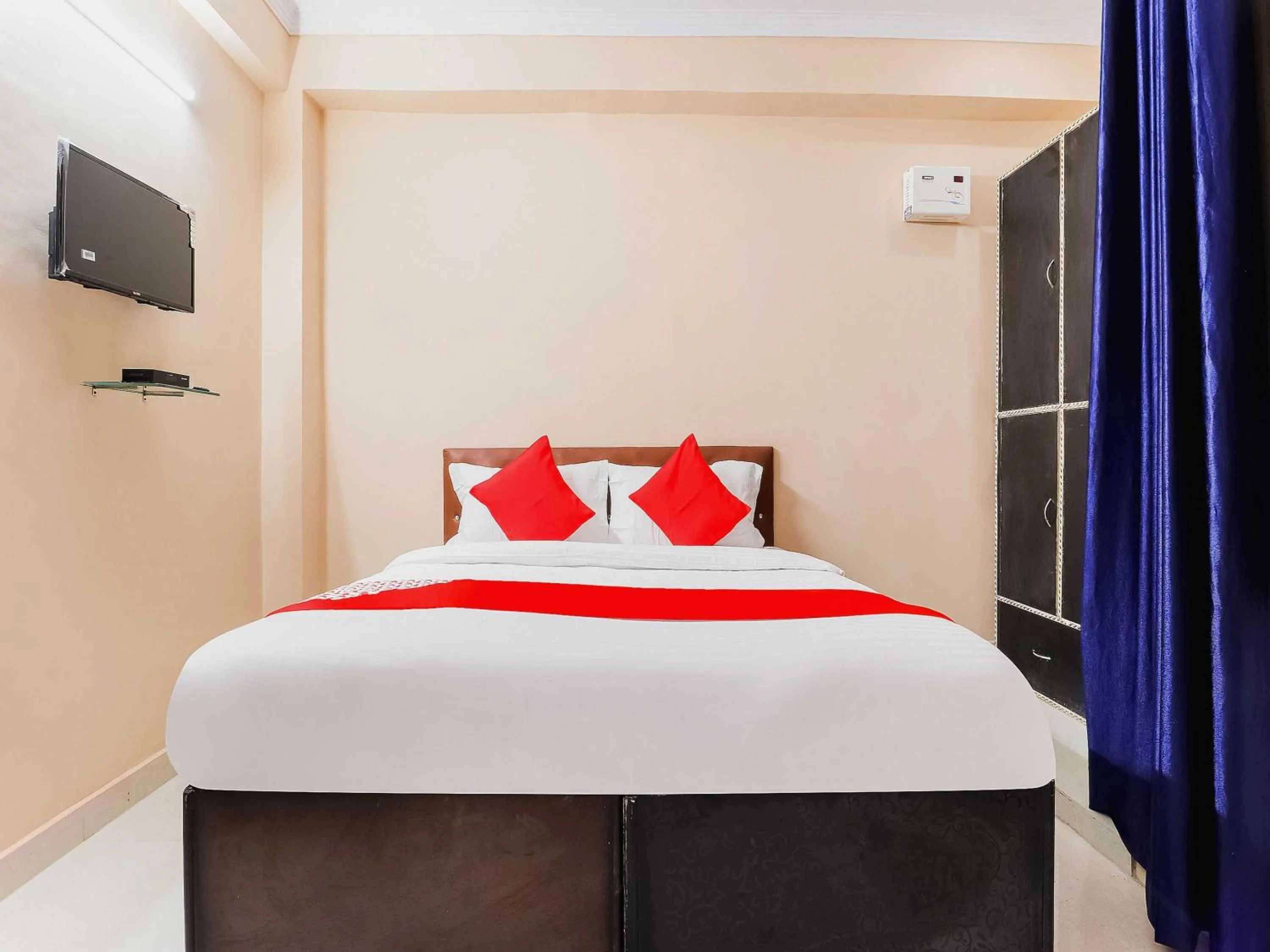 Bedroom, Bed in Hotel O by OYO Kalawati Palace