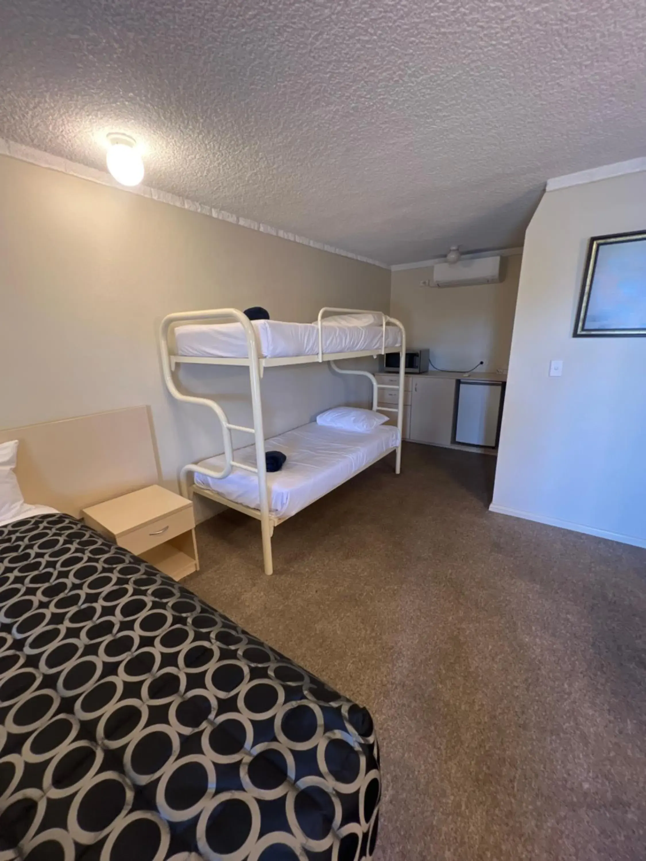 bunk bed, Bed in OVERLANDER MOTOR LODGE bunk bed, Bed in OVERLANDER MOTOR LODGE