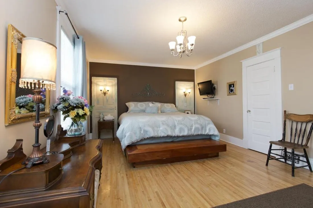 Bed in Charles Street Vacation Home