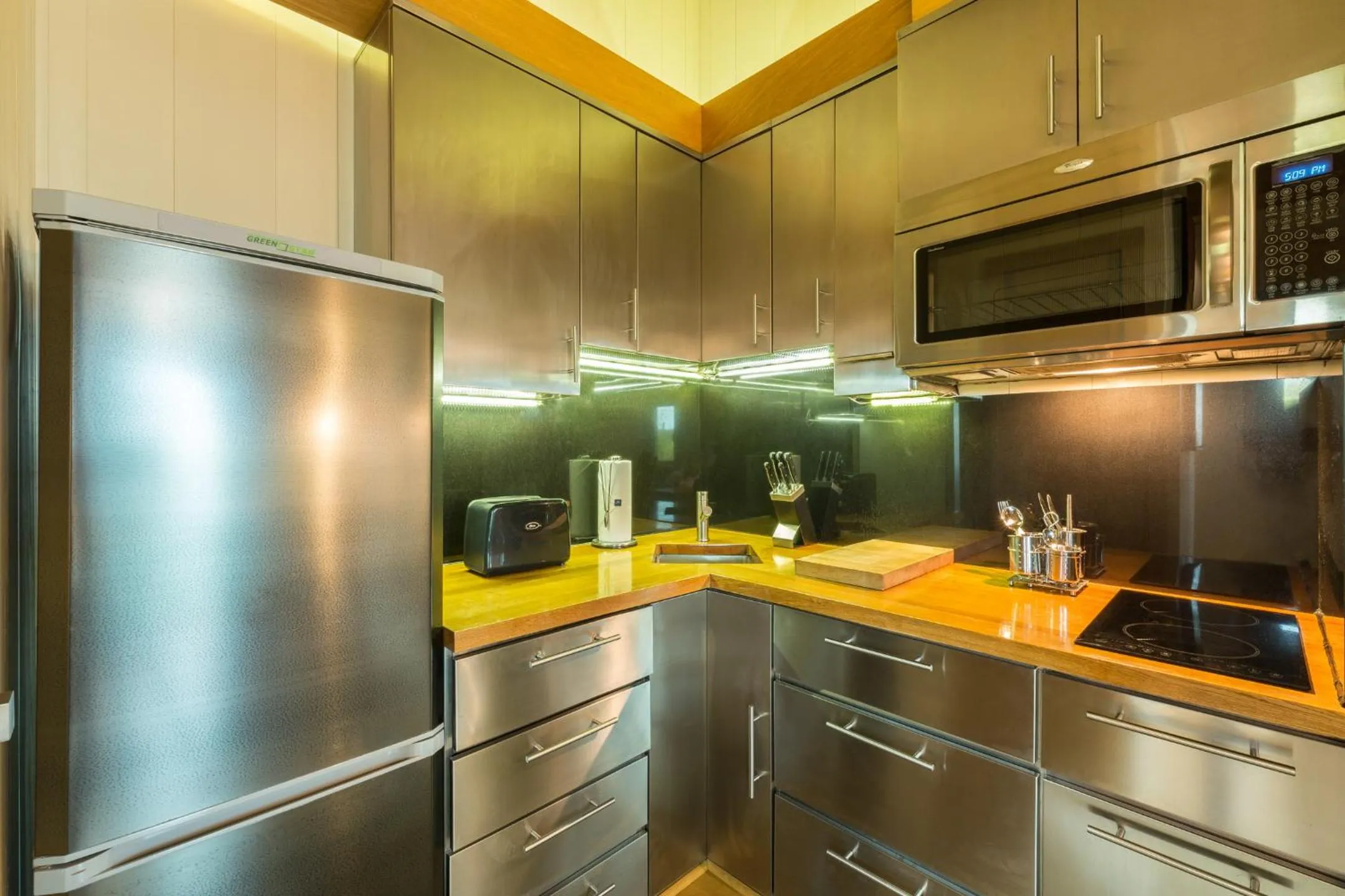 Kitchen or kitchenette in One ON Marlin Resort