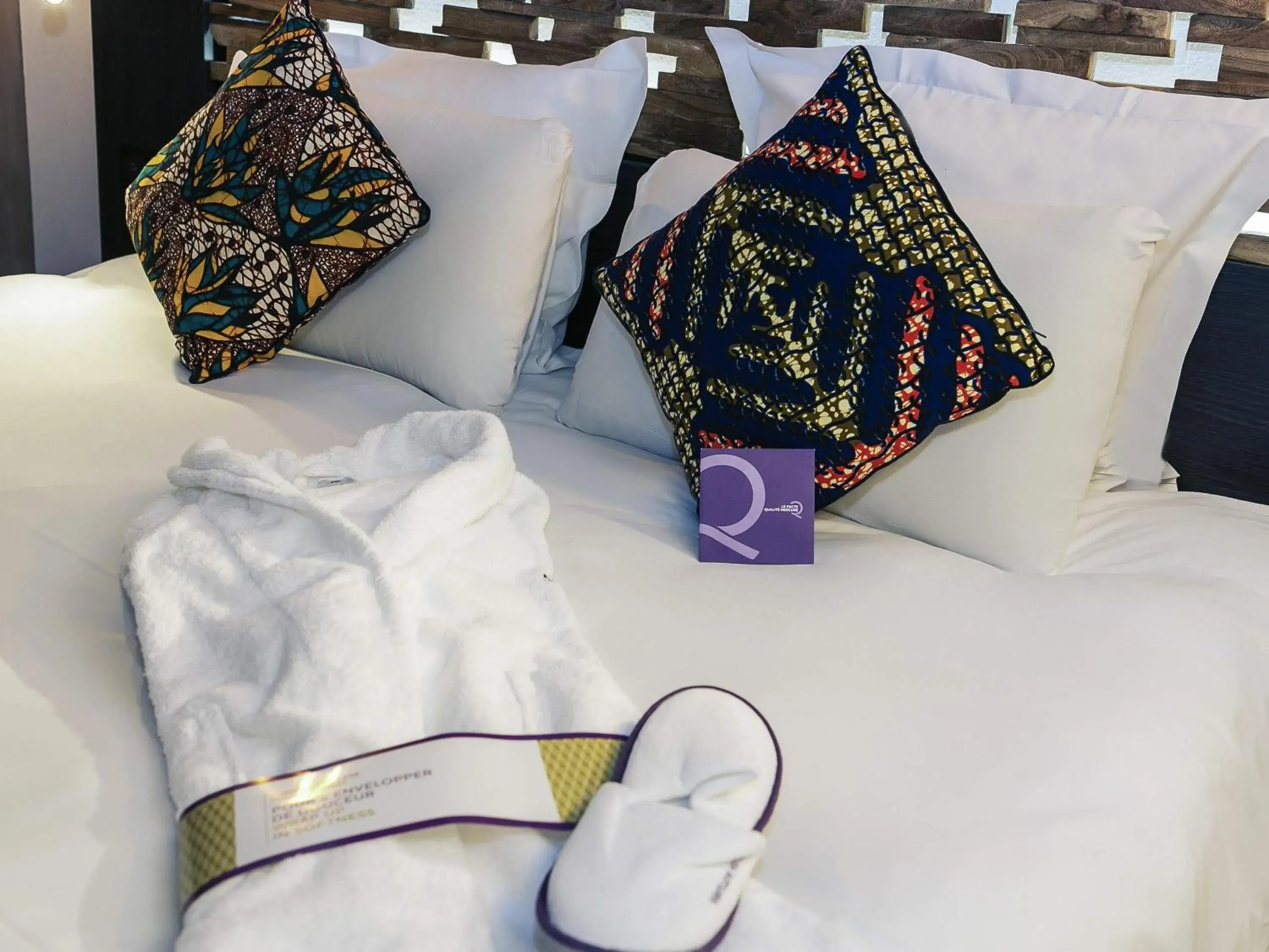 Bedroom, Bed in Mercure Bordeaux Aéroport Bedroom, Bed in Mercure Bordeaux Aéroport