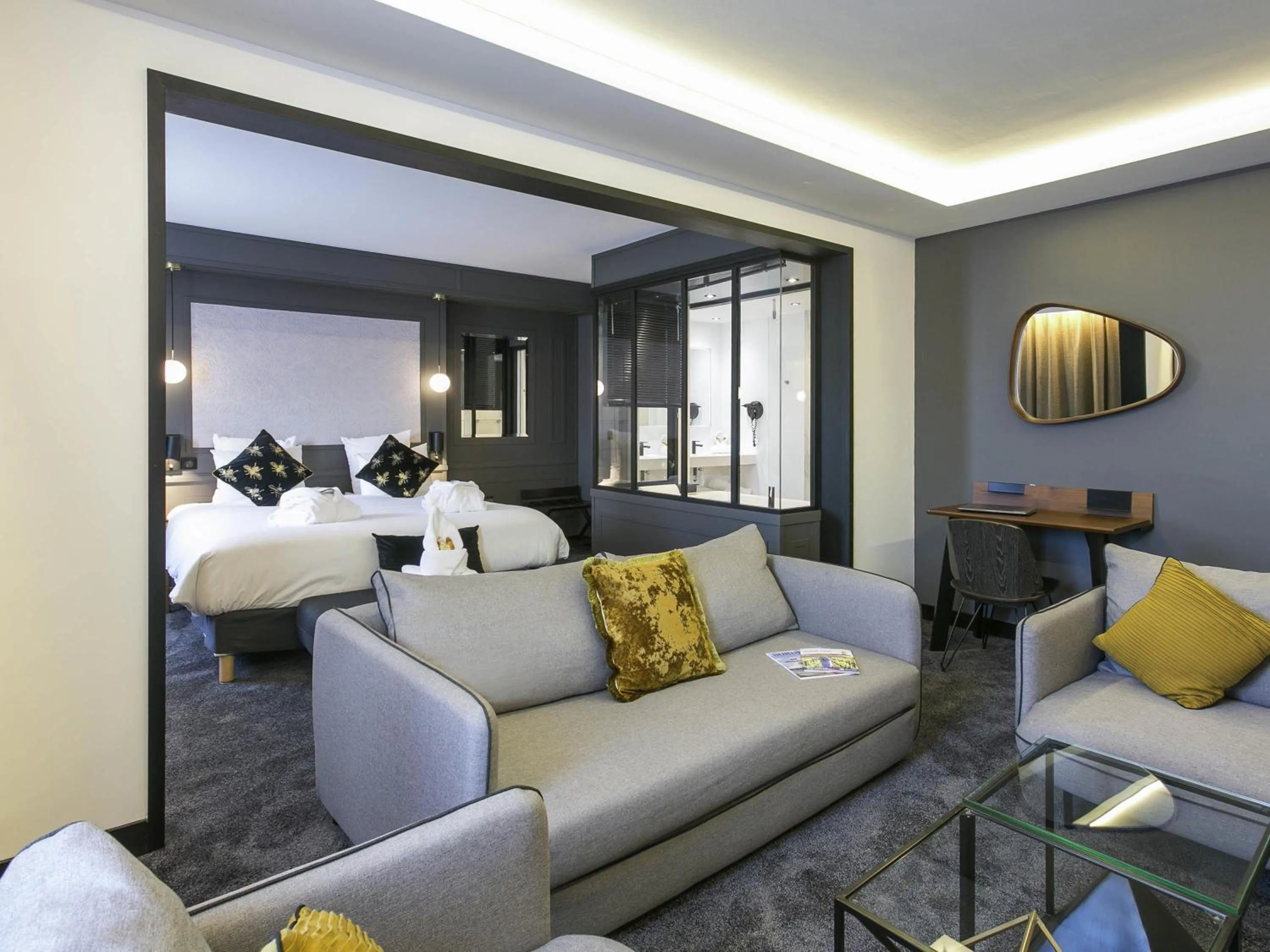 Bedroom, Bed in Mercure Bordeaux Aéroport