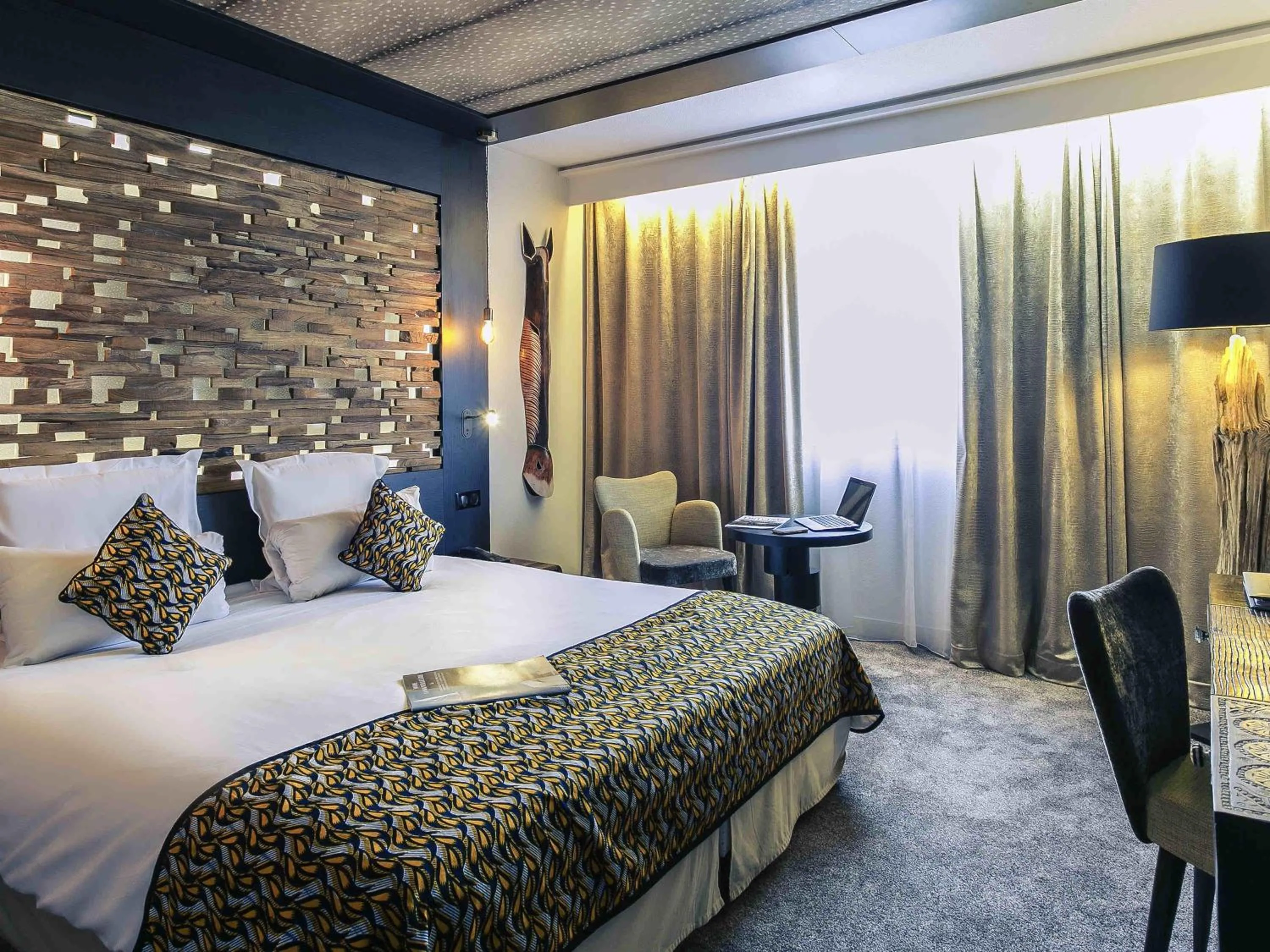 Bedroom, Bed in Mercure Bordeaux Aéroport