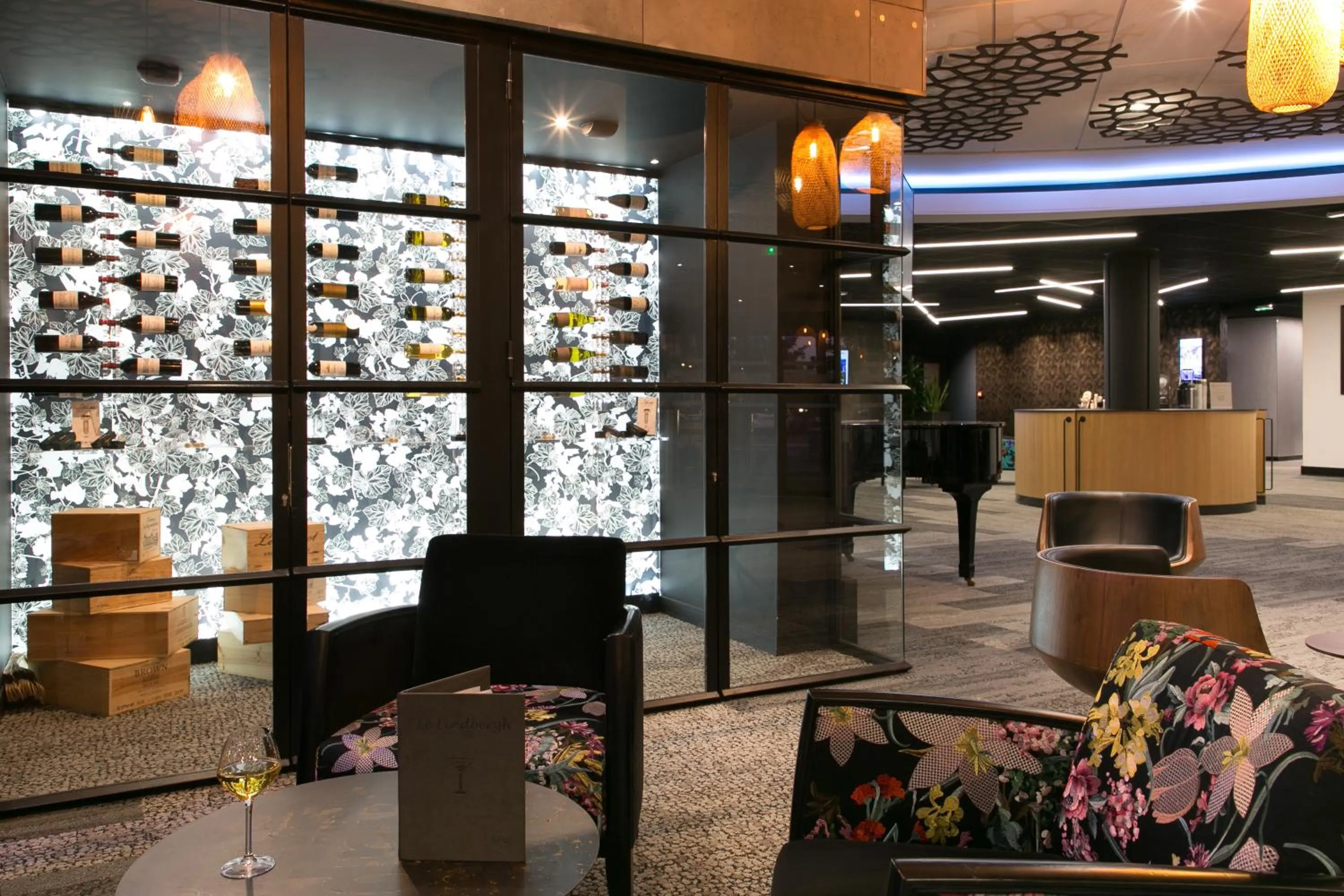Lobby or reception in Mercure Bordeaux Aéroport