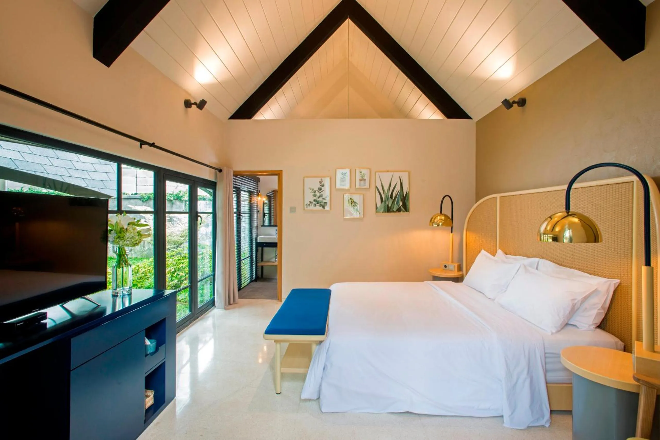 Bedroom, Bed in Hanoman Hotel Kota Batu