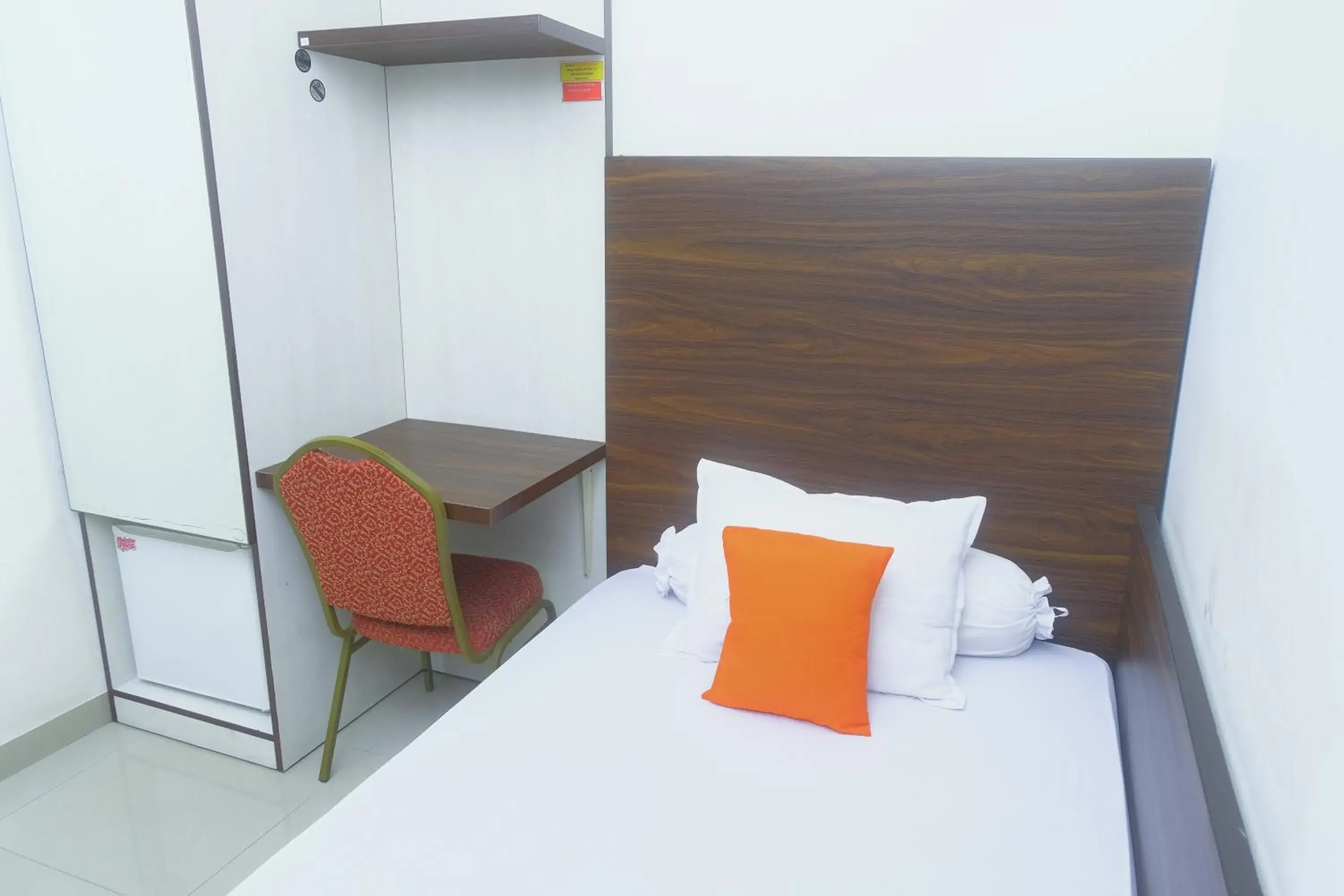 Single Room - single occupancy in Lia Homestay Syariah Pettarani Makassar Mitra RedDoorz Single Room - single occupancy in Lia Homestay Syariah Pettarani Makassar Mitra RedDoorz