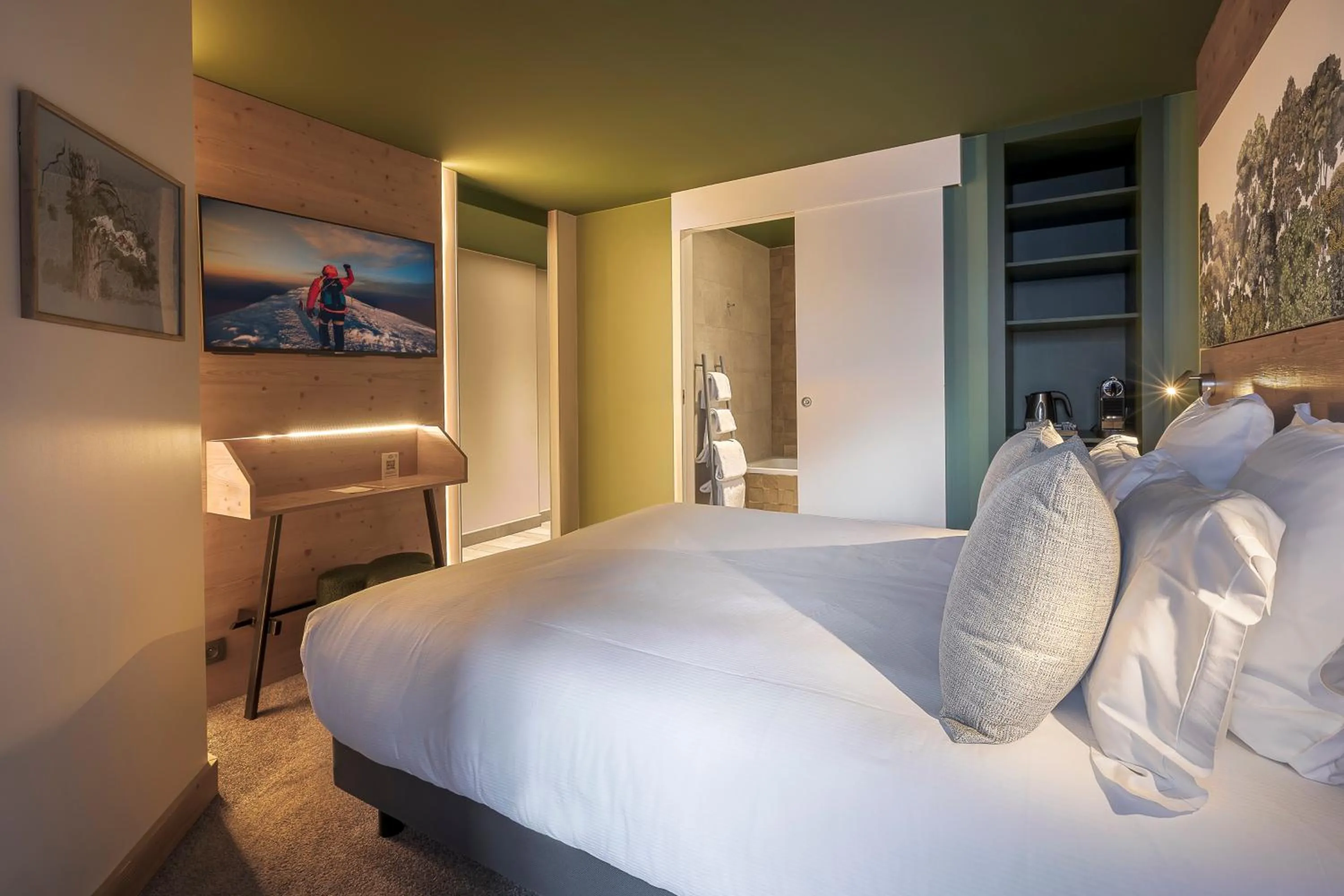 Bedroom, Bed in Lykke Hôtel & Spa Chamonix - ex Mercure