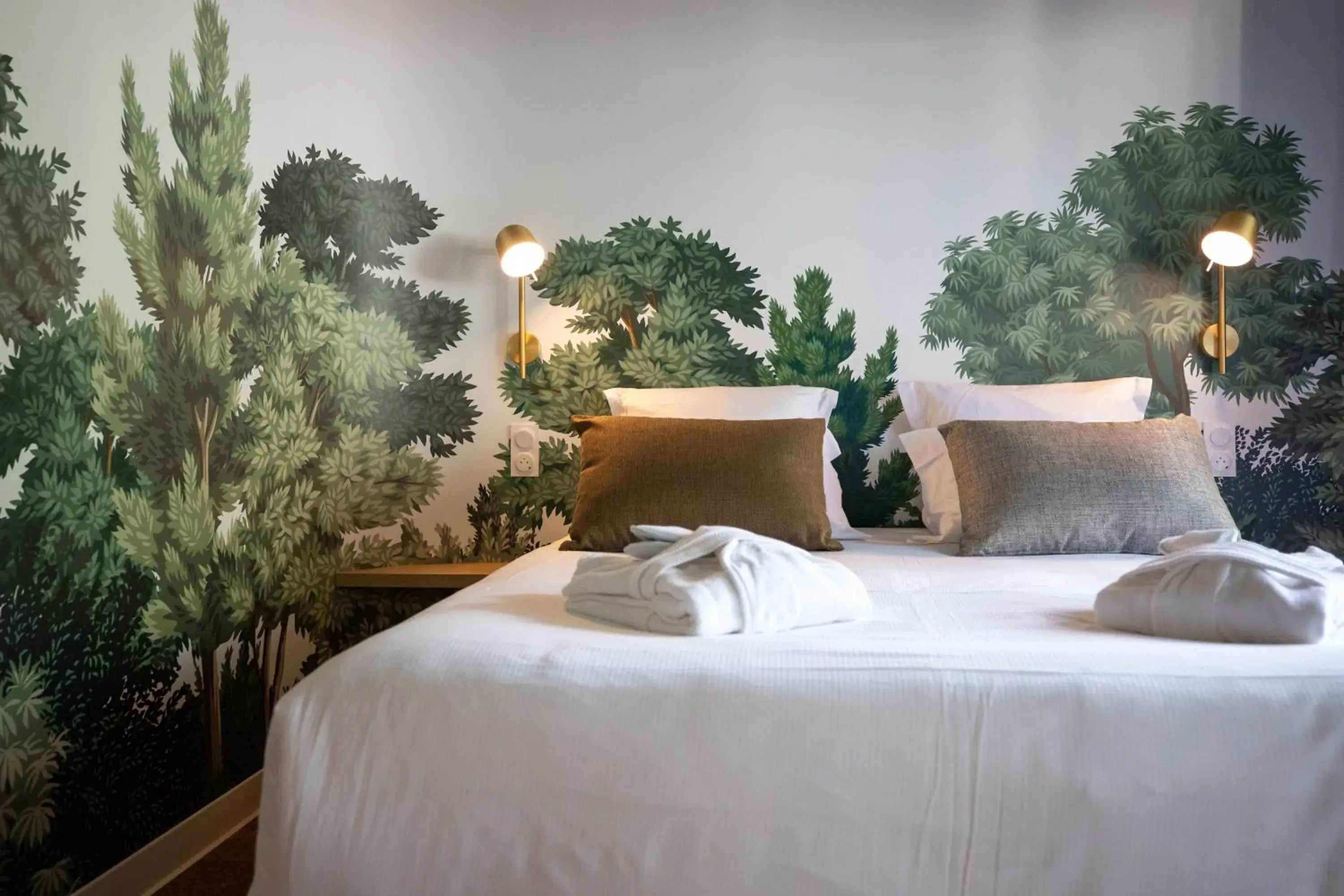 Bedroom, Bed in Lykke Hôtel & Spa Chamonix - ex Mercure Bedroom, Bed in Lykke Hôtel & Spa Chamonix - ex Mercure