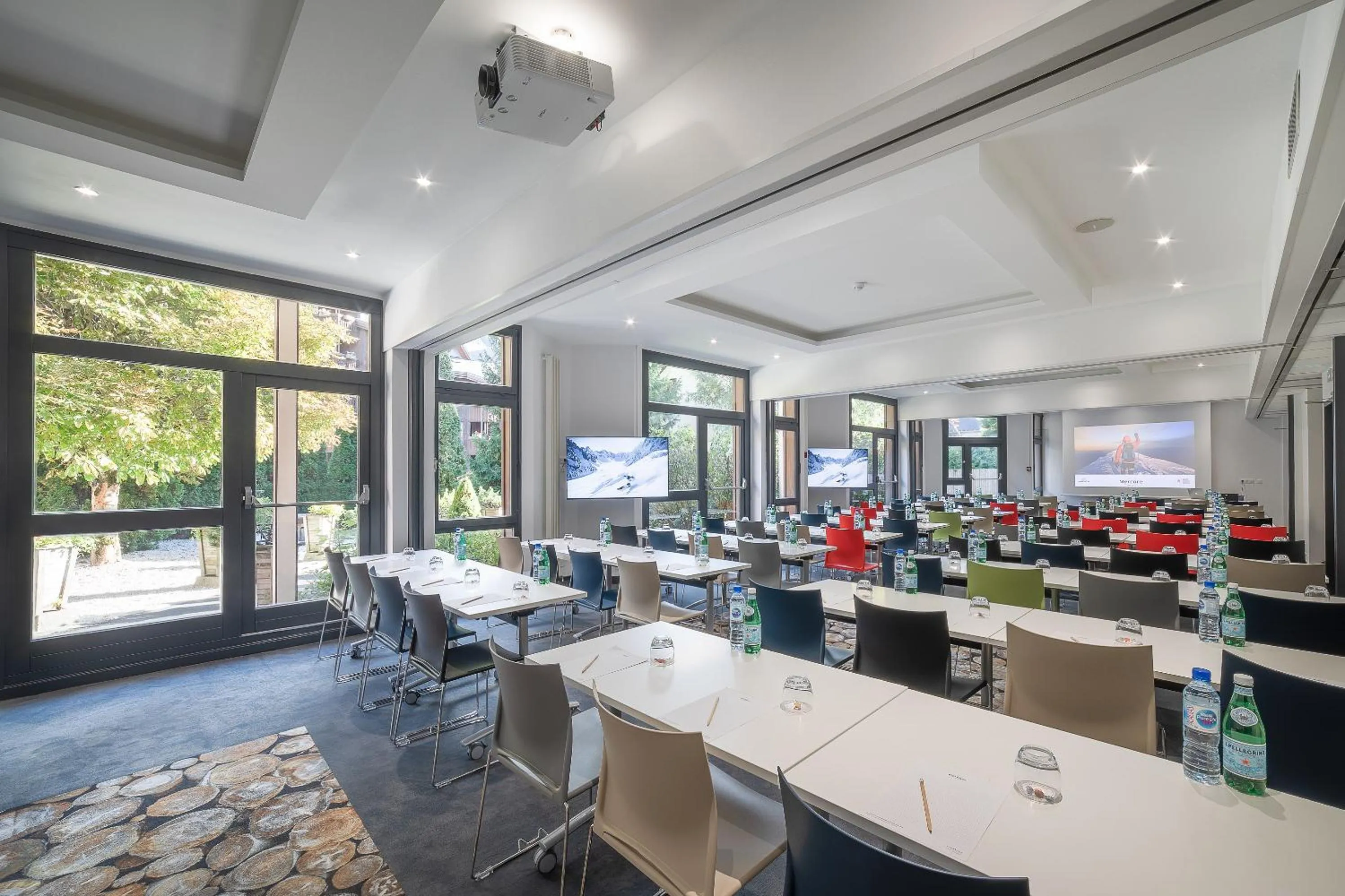 Meeting/conference room in Lykke Hôtel & Spa Chamonix - ex Mercure