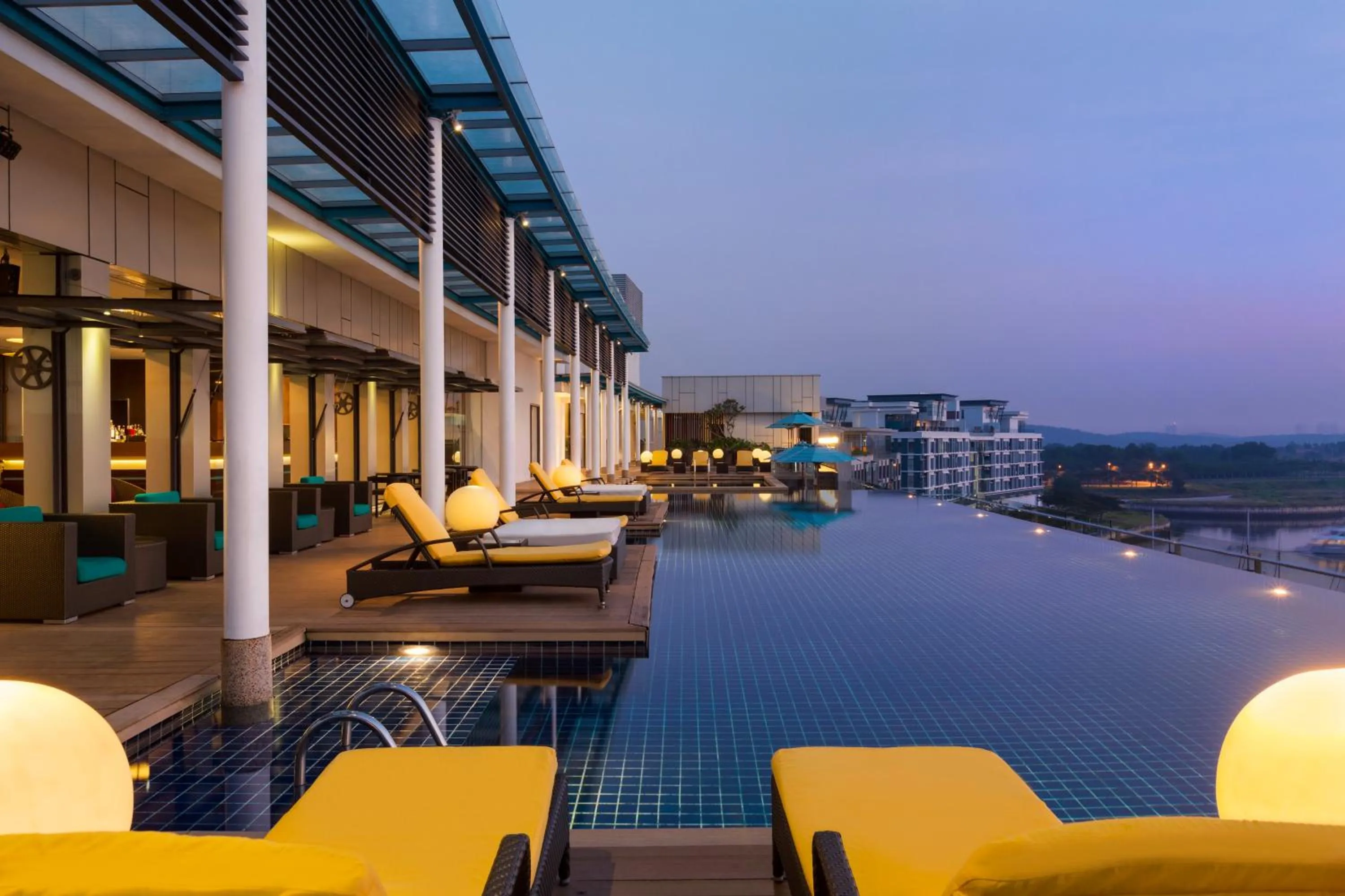 Lounge or bar, Swimming Pool in JEN Johor Puteri Harbour by Shangri-La