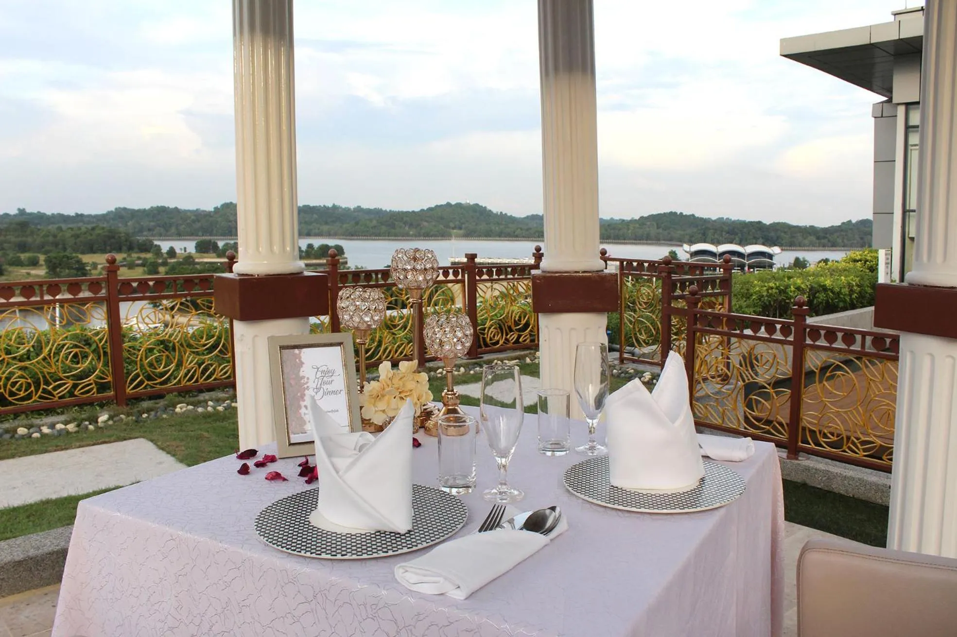 Patio, Restaurant/Places to Eat in JEN Johor Puteri Harbour by Shangri-La