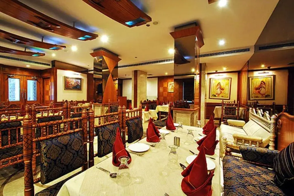 Restaurant/places to eat in Hotel Zeeras Restaurant/places to eat in Hotel Zeeras