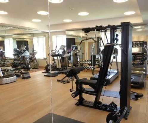 Fitness centre/facilities in Al Jazeera Hotel Apartments LLC