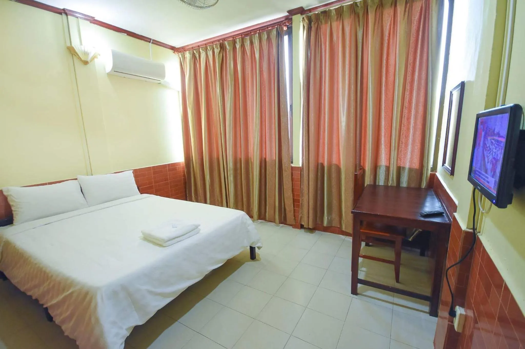 Bed in Intouch Guest House