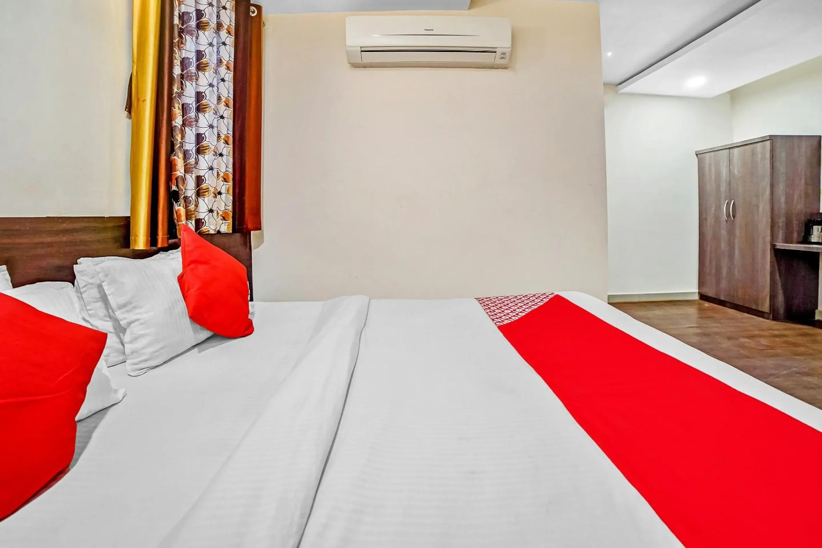 Facade/entrance, Bed in Collection O Suvidha Facade/entrance, Bed in Collection O Suvidha