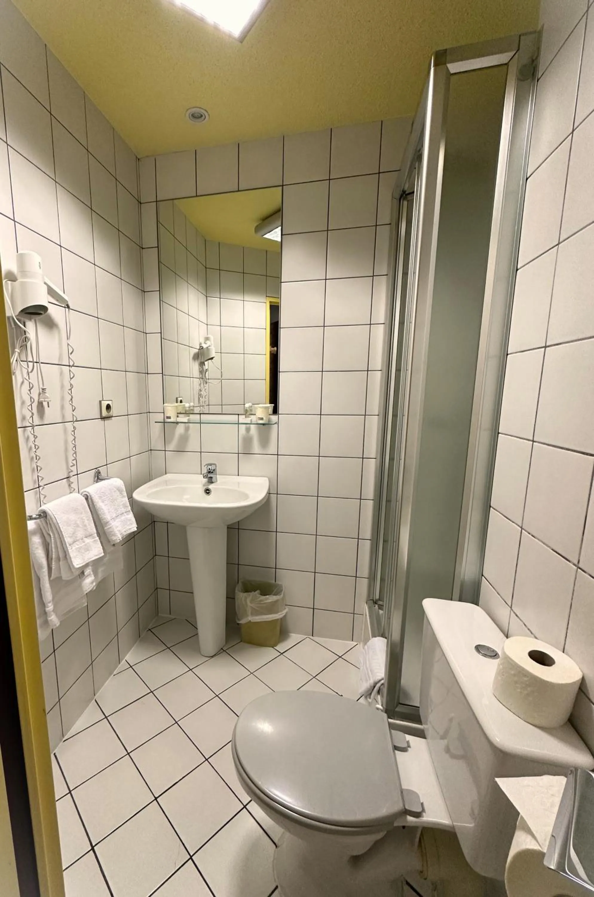 Shower in Dyke Hotel