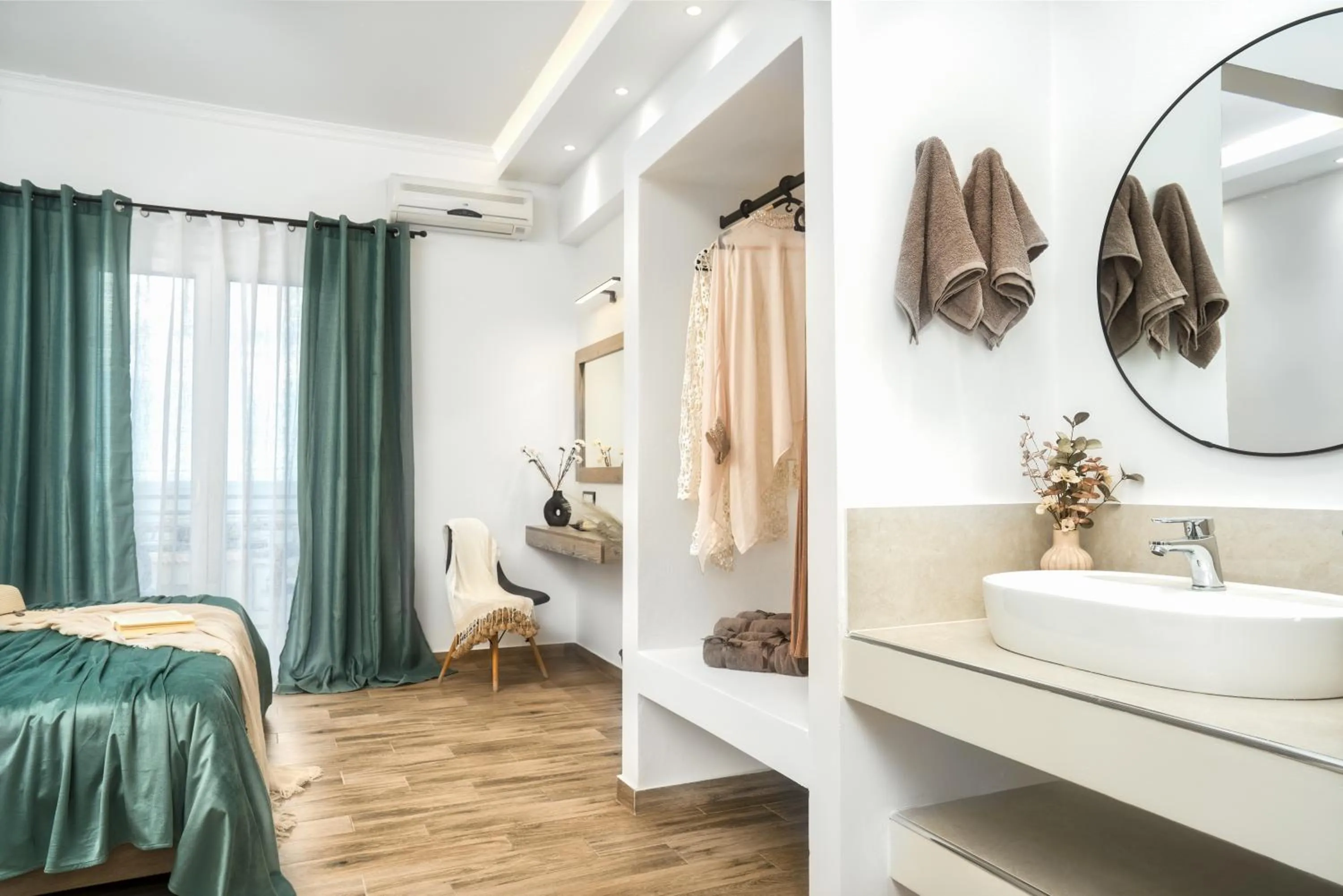 Bed in Stathis Studios II
