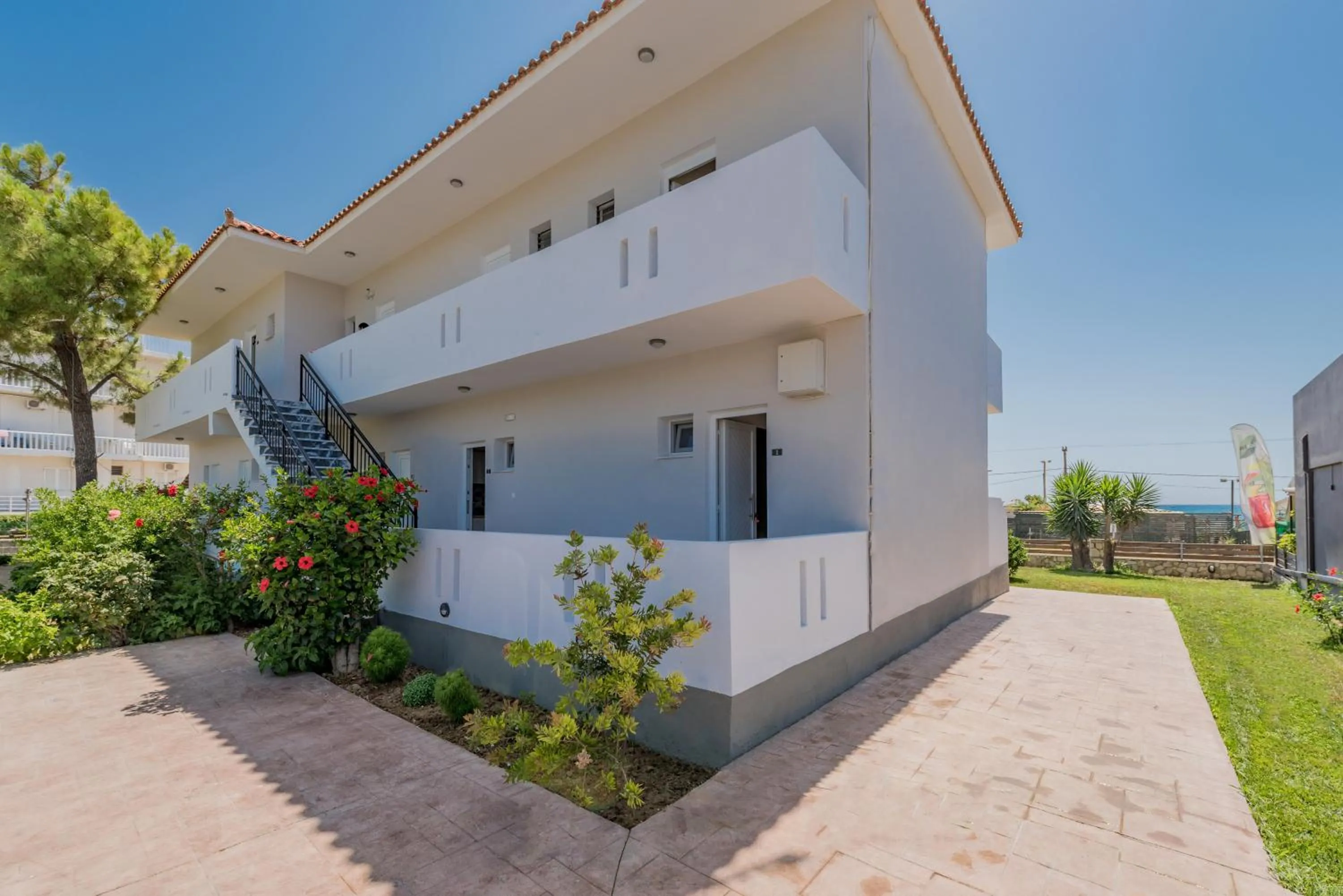 Property building in Stathis Studios II