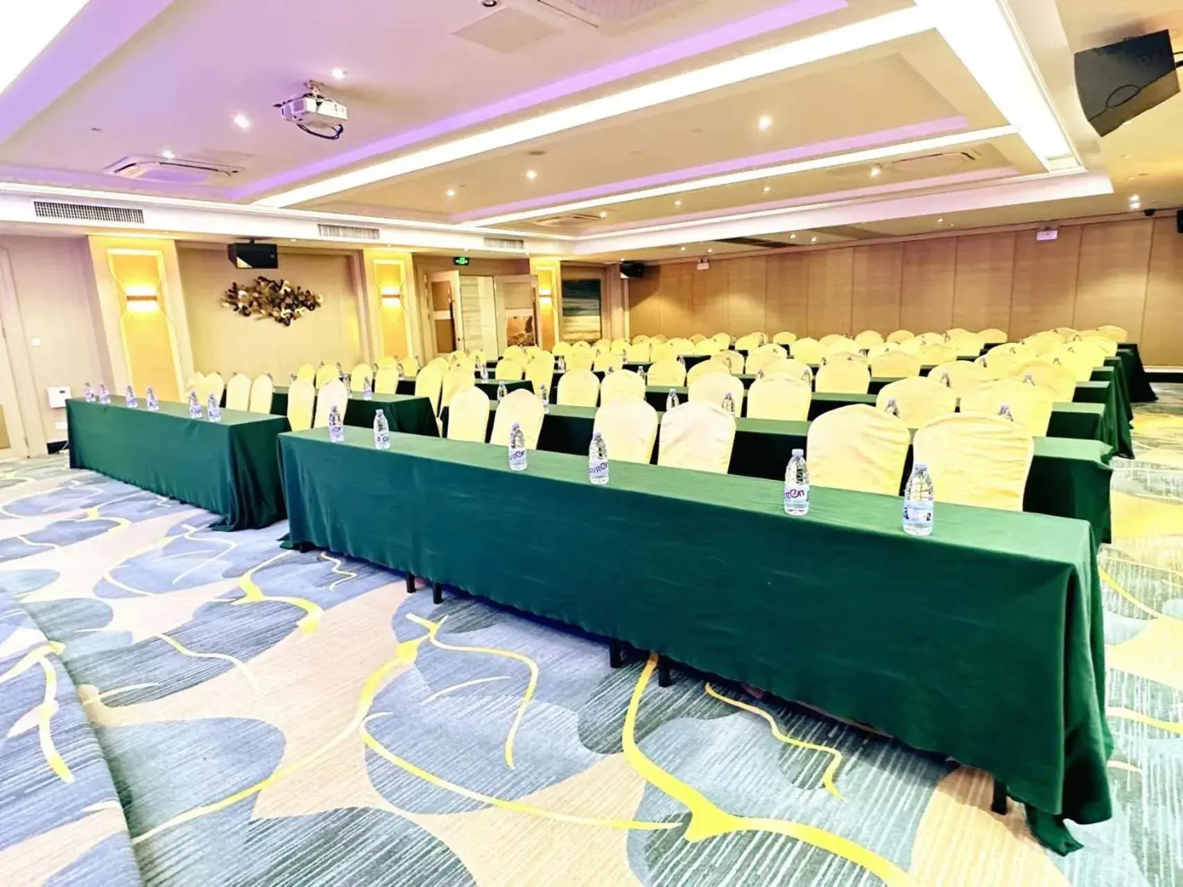 Meeting/conference room in Guangzhou Ming Yue Hotel