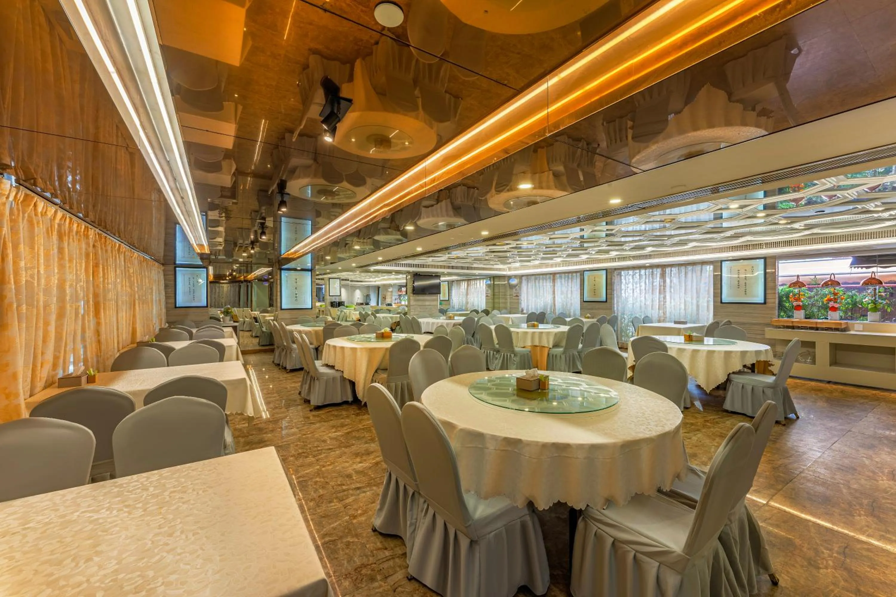 Restaurant/places to eat in Guangzhou Ming Yue Hotel