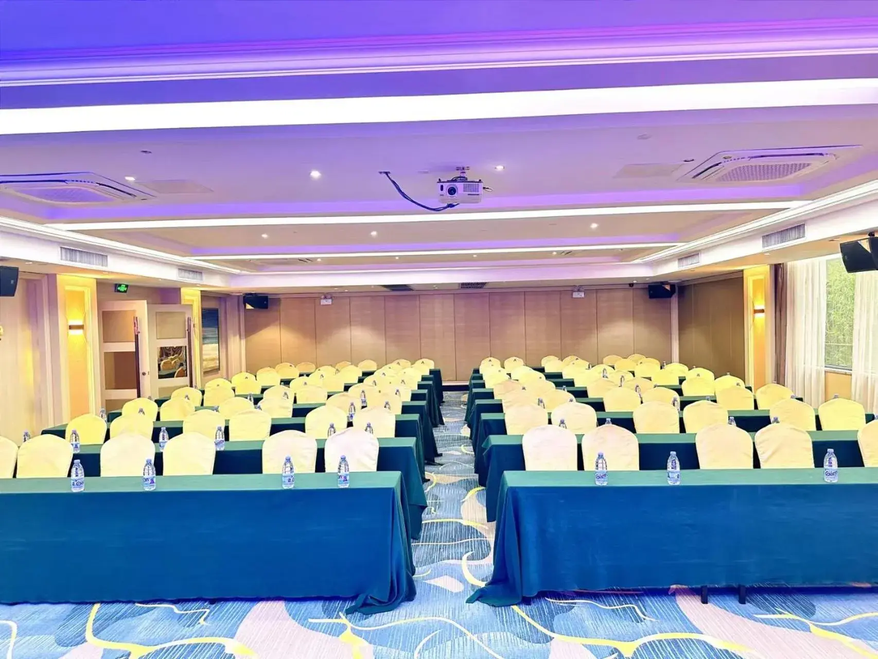 Meeting/conference room in Guangzhou Ming Yue Hotel