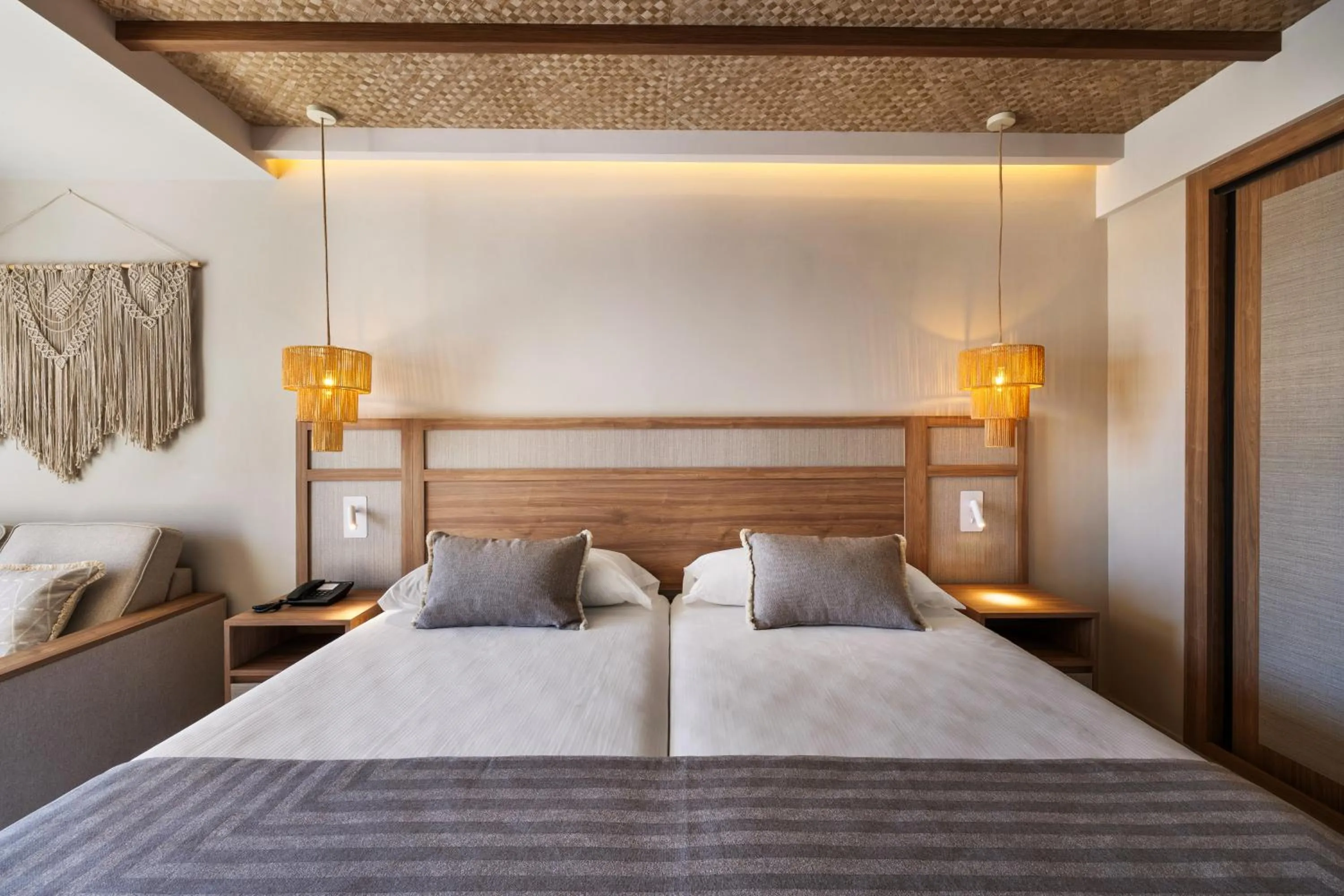 Bed in Hotel Riu Palace La Mola