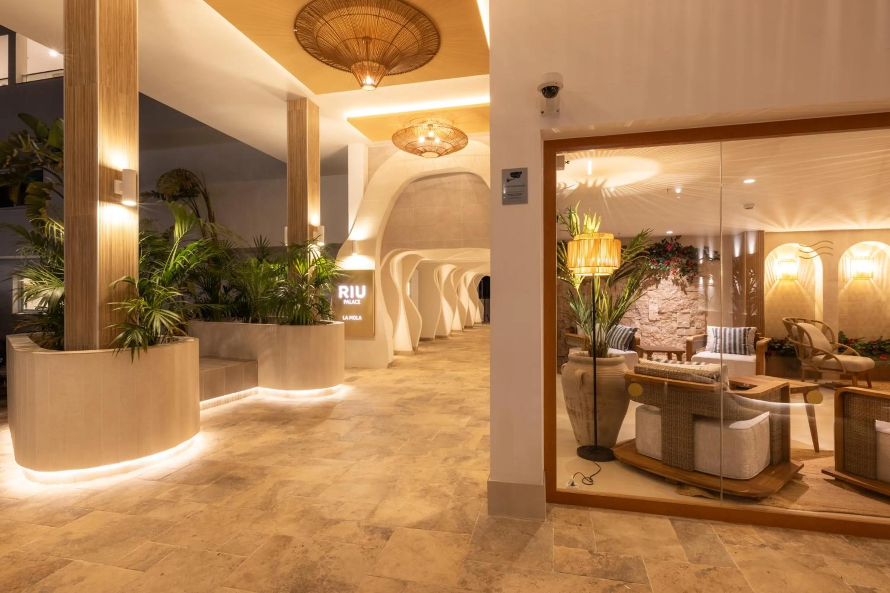 Property building in Hotel Riu Palace La Mola