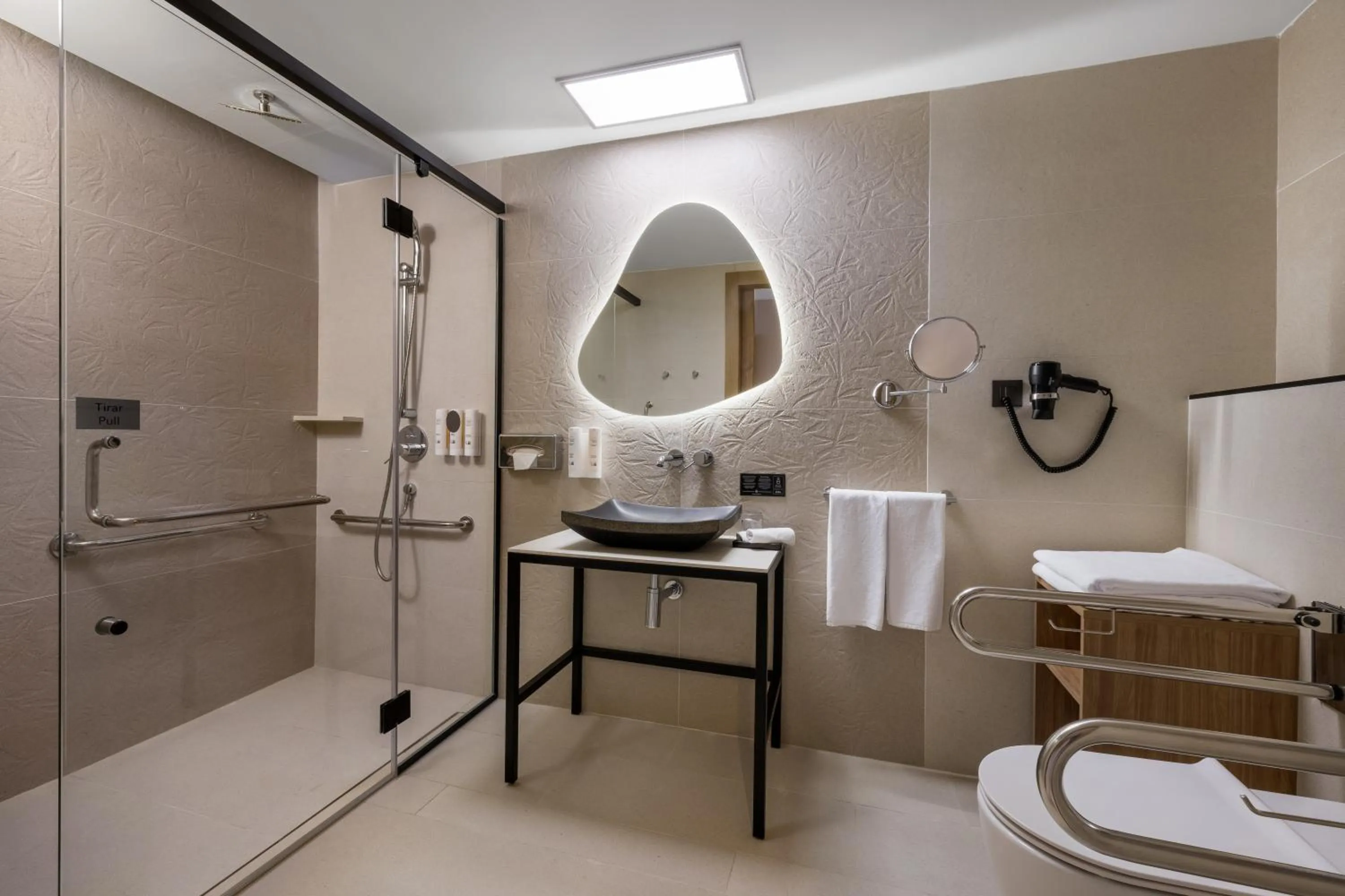 Bathroom in Hotel Riu Palace La Mola