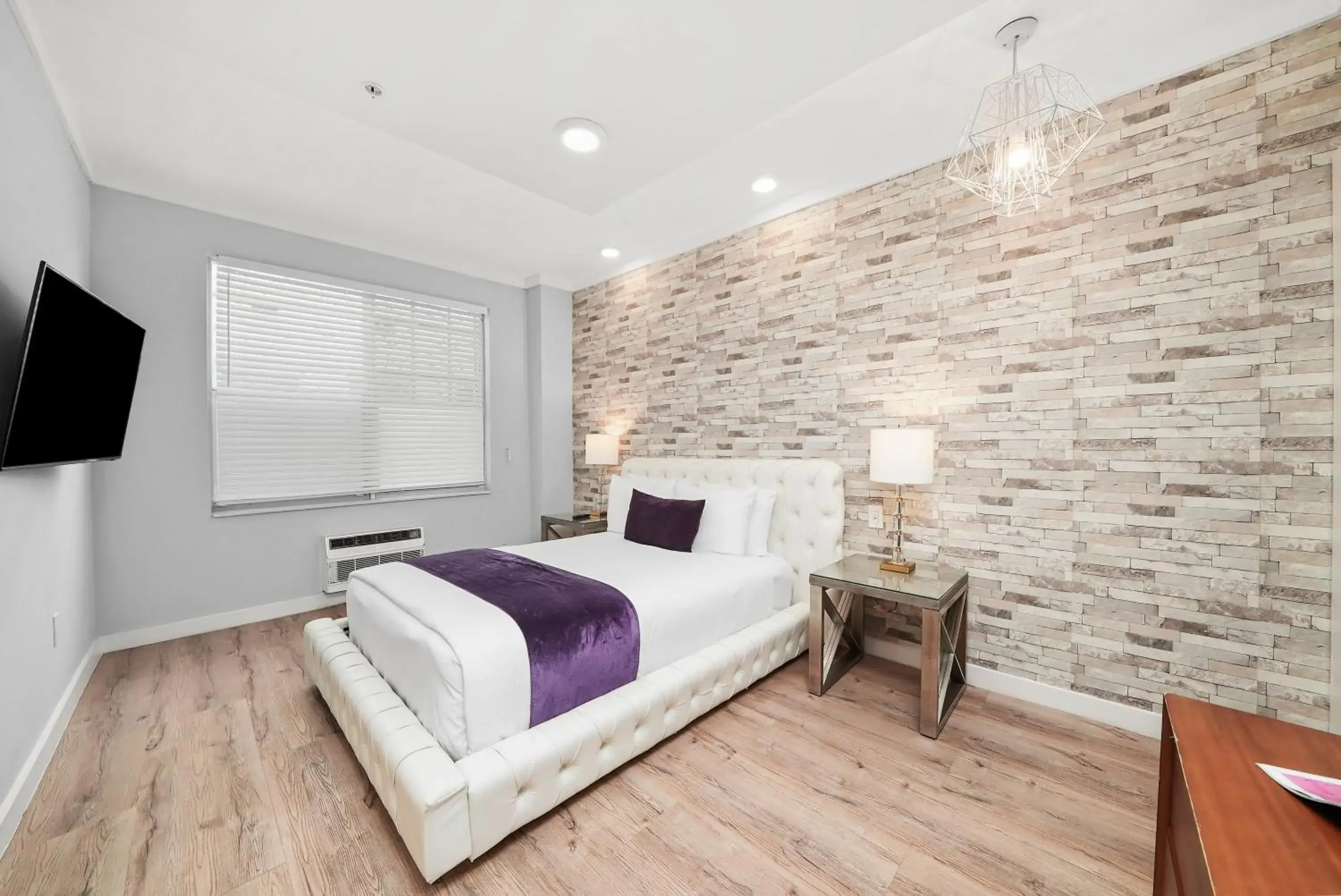 Bed in Shelley Hotel Bed in Shelley Hotel