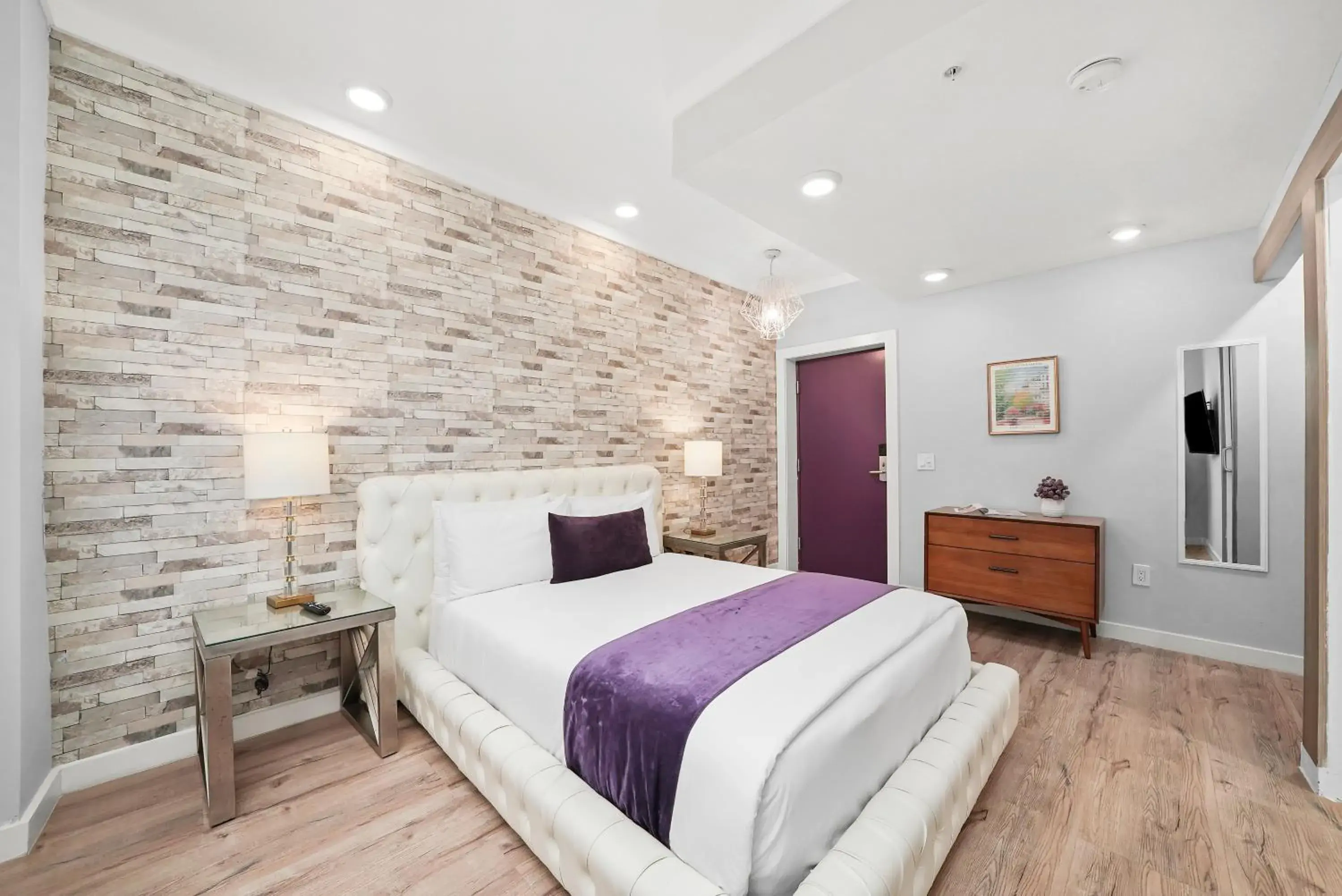 Bed in Shelley Hotel Bed in Shelley Hotel