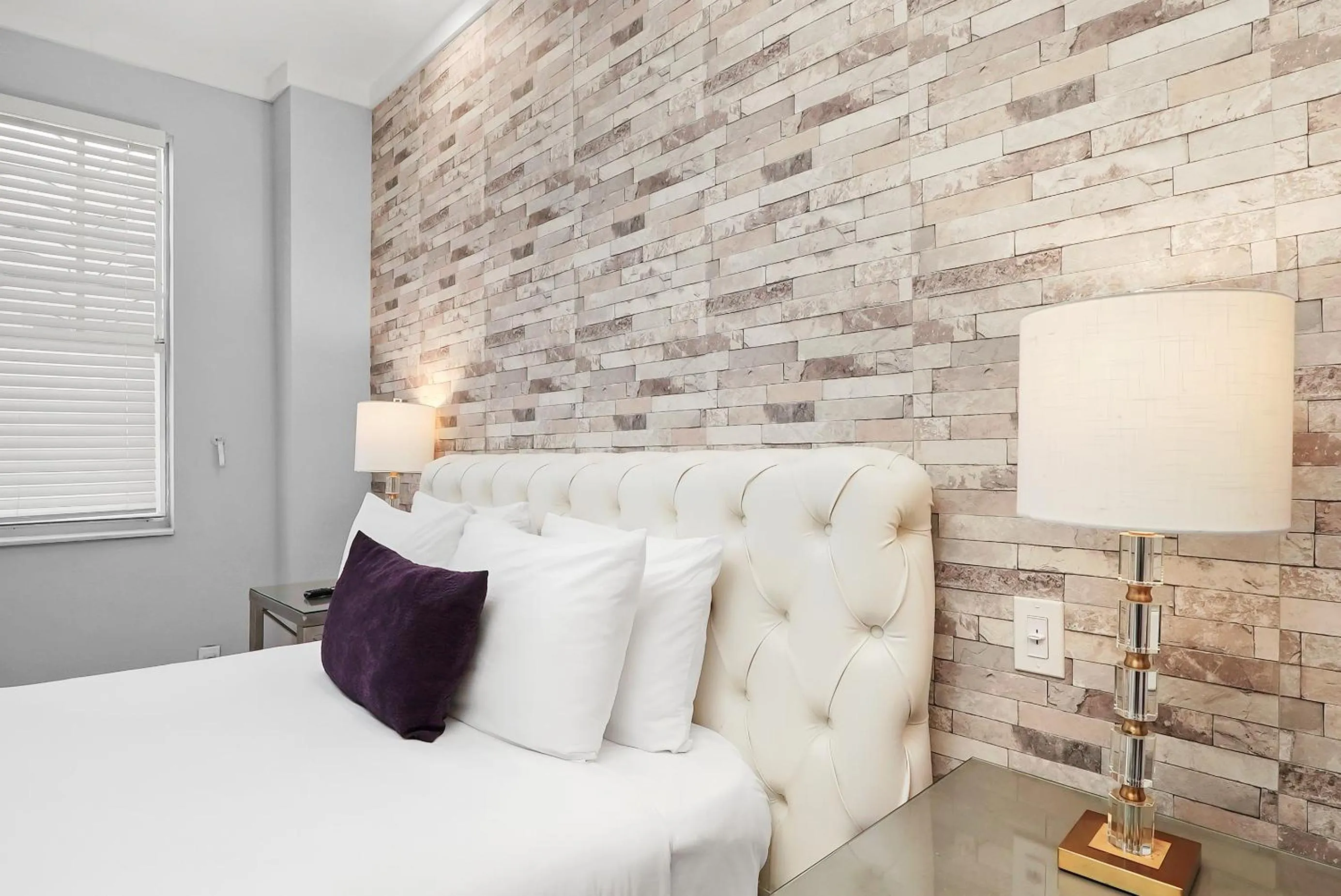 Bed in Shelley Hotel