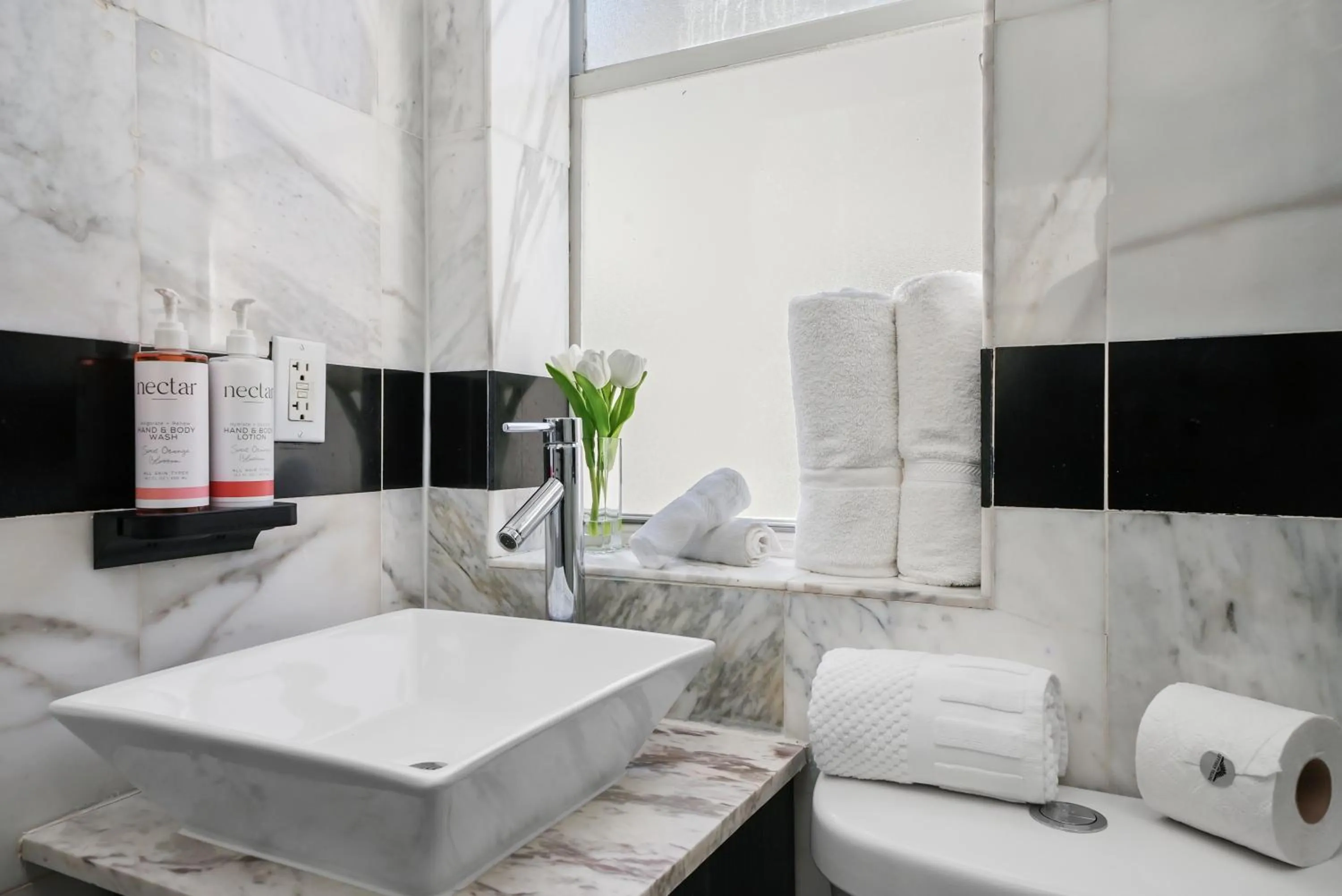 Bathroom in Shelley Hotel