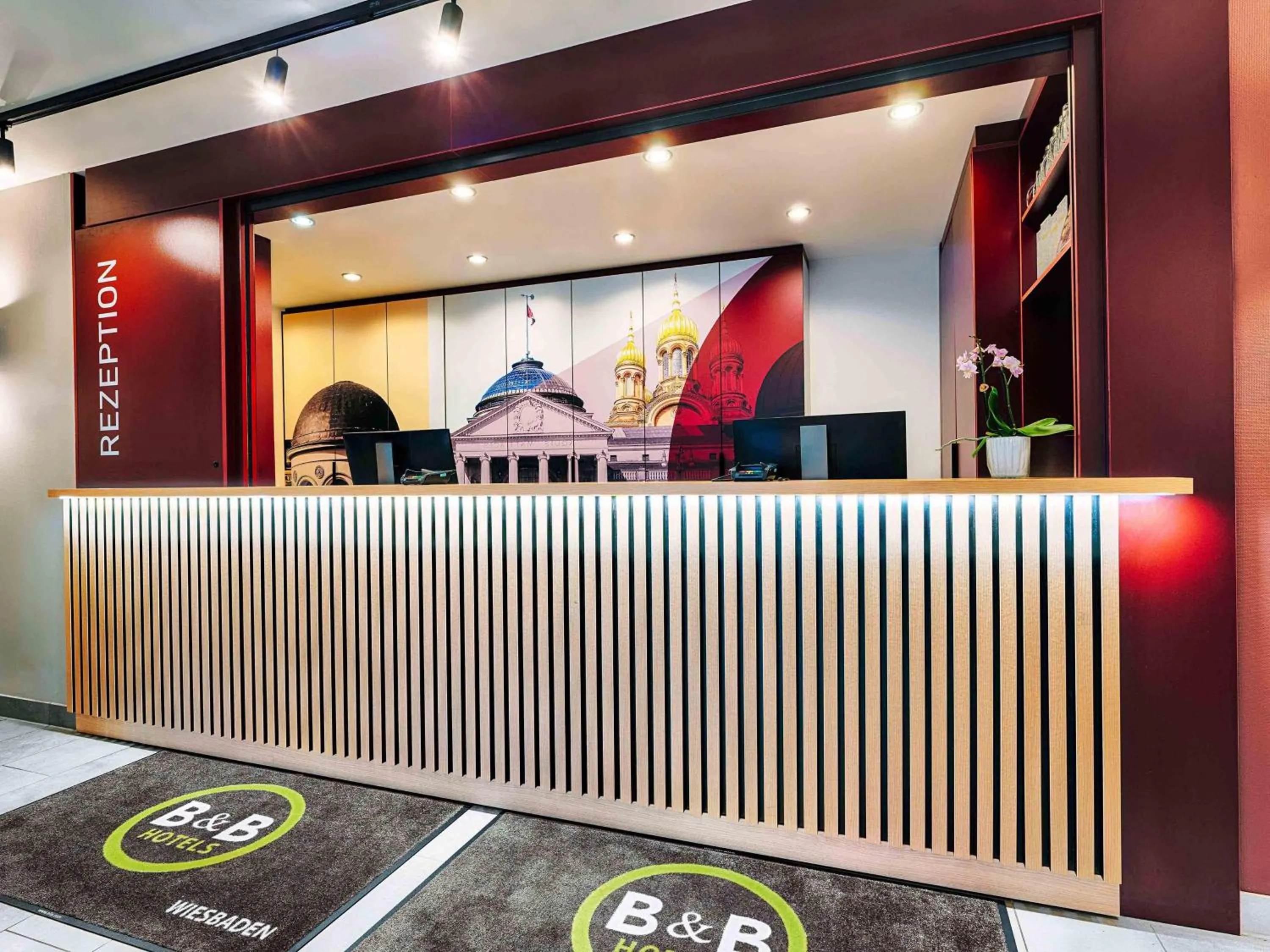 Lobby or reception in B&B HOTEL Wiesbaden-Hbf