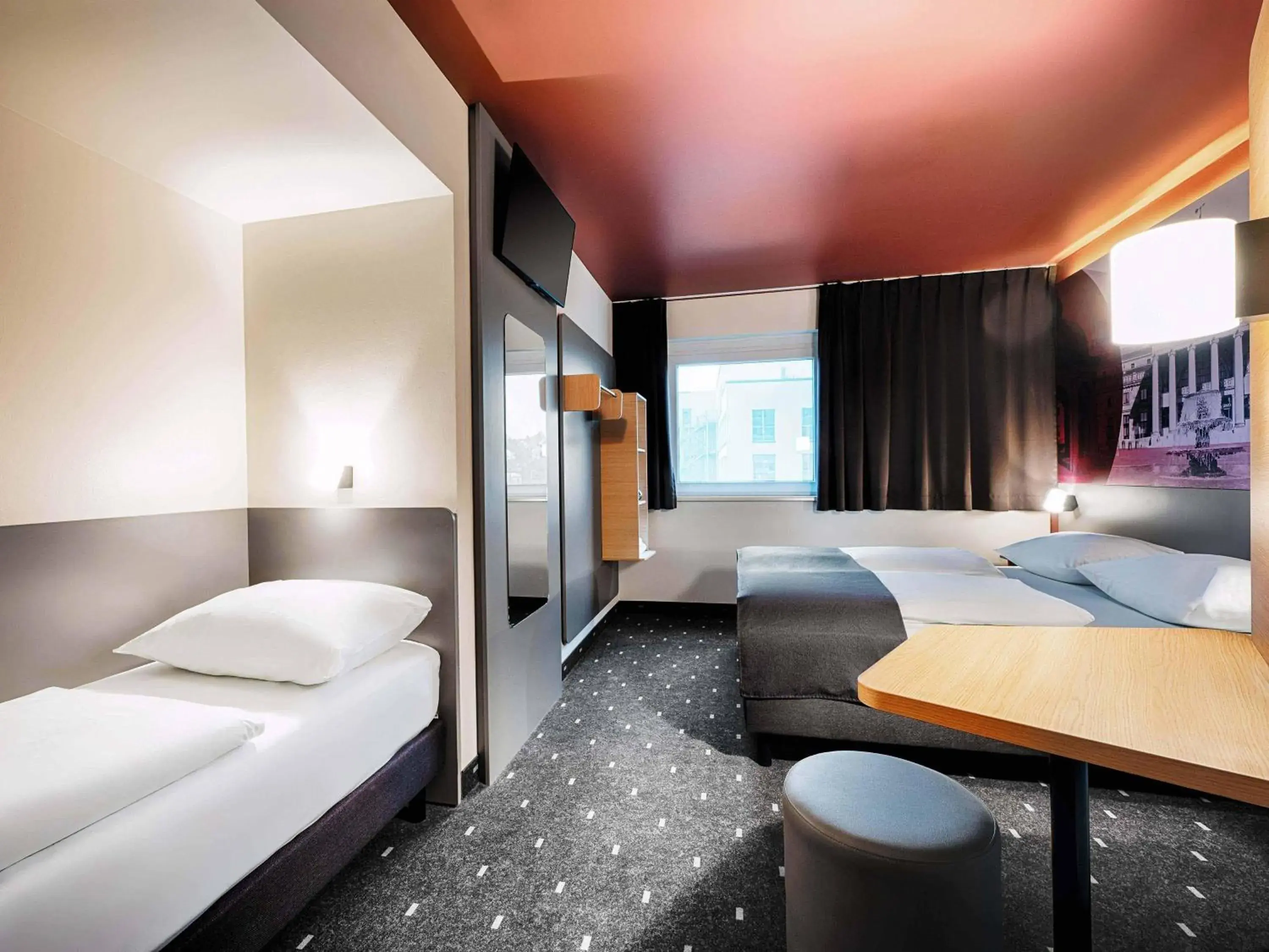 Triple Room in B&B HOTEL Wiesbaden-Hbf Triple Room in B&B HOTEL Wiesbaden-Hbf