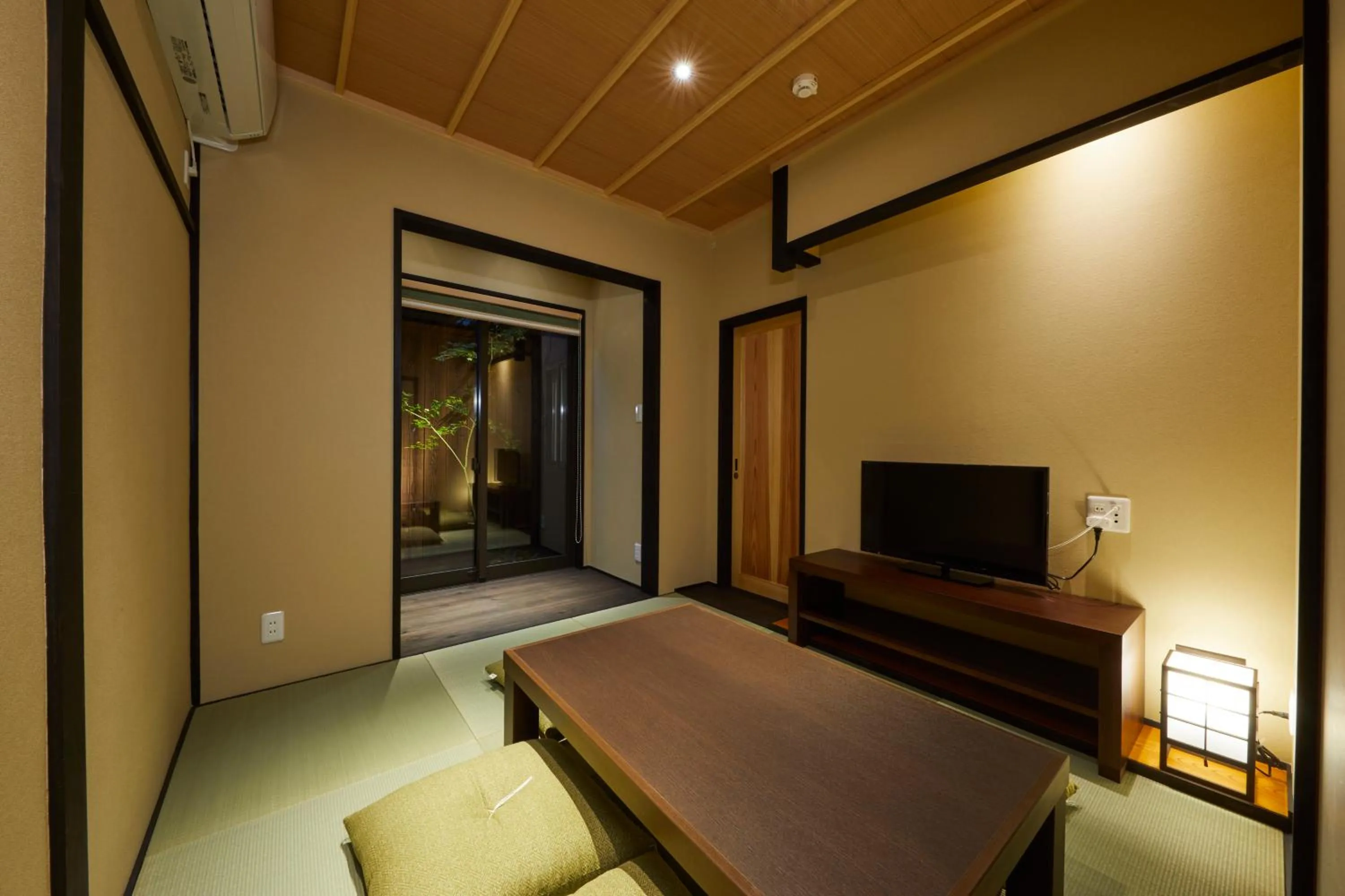 Living room, Bed in Rinn Tsukinuke